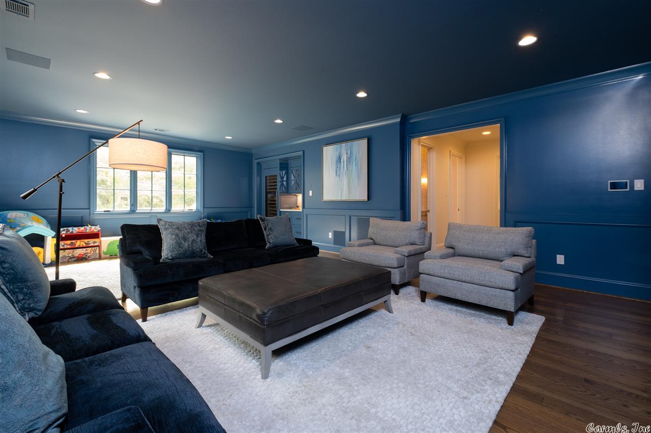 NEWTONS - Residential
