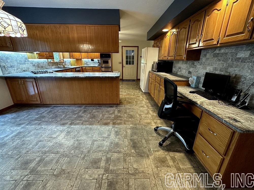 BAYWOOD - LAKE - Residential