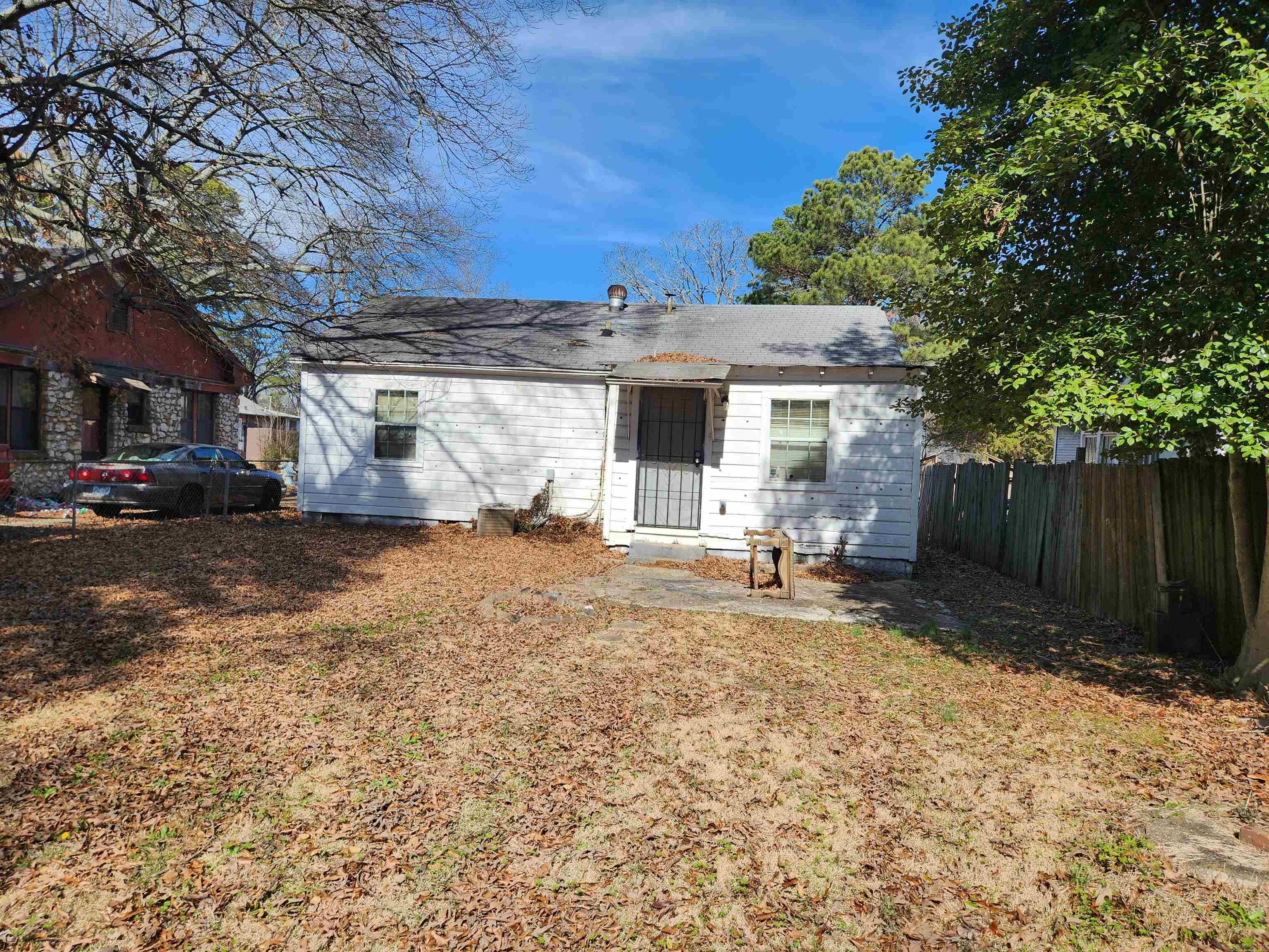 KINSWORTHY & HENDERSON - Residential
