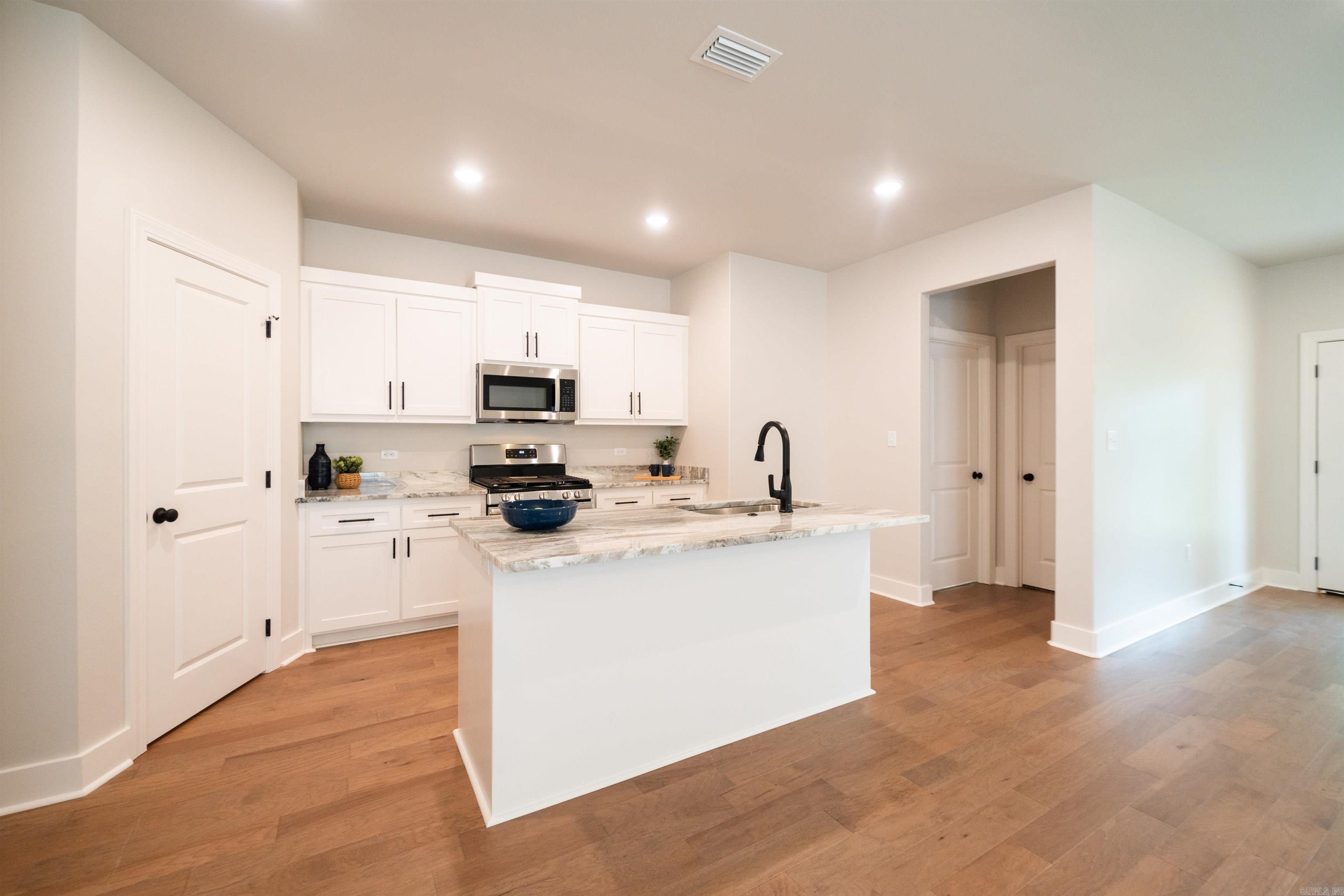 GIBRALTER HGTS - Residential