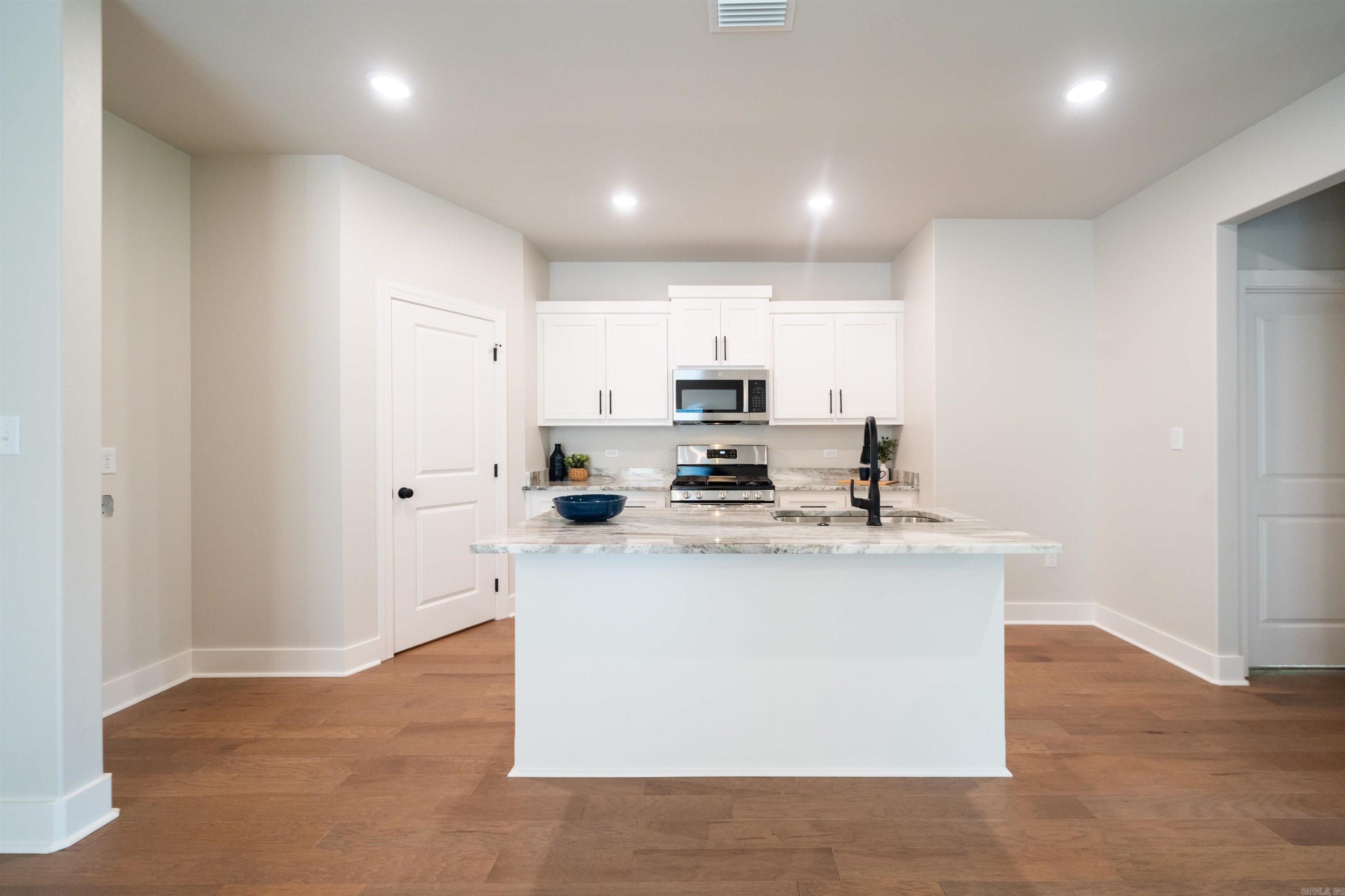 GIBRALTER HGTS - Residential