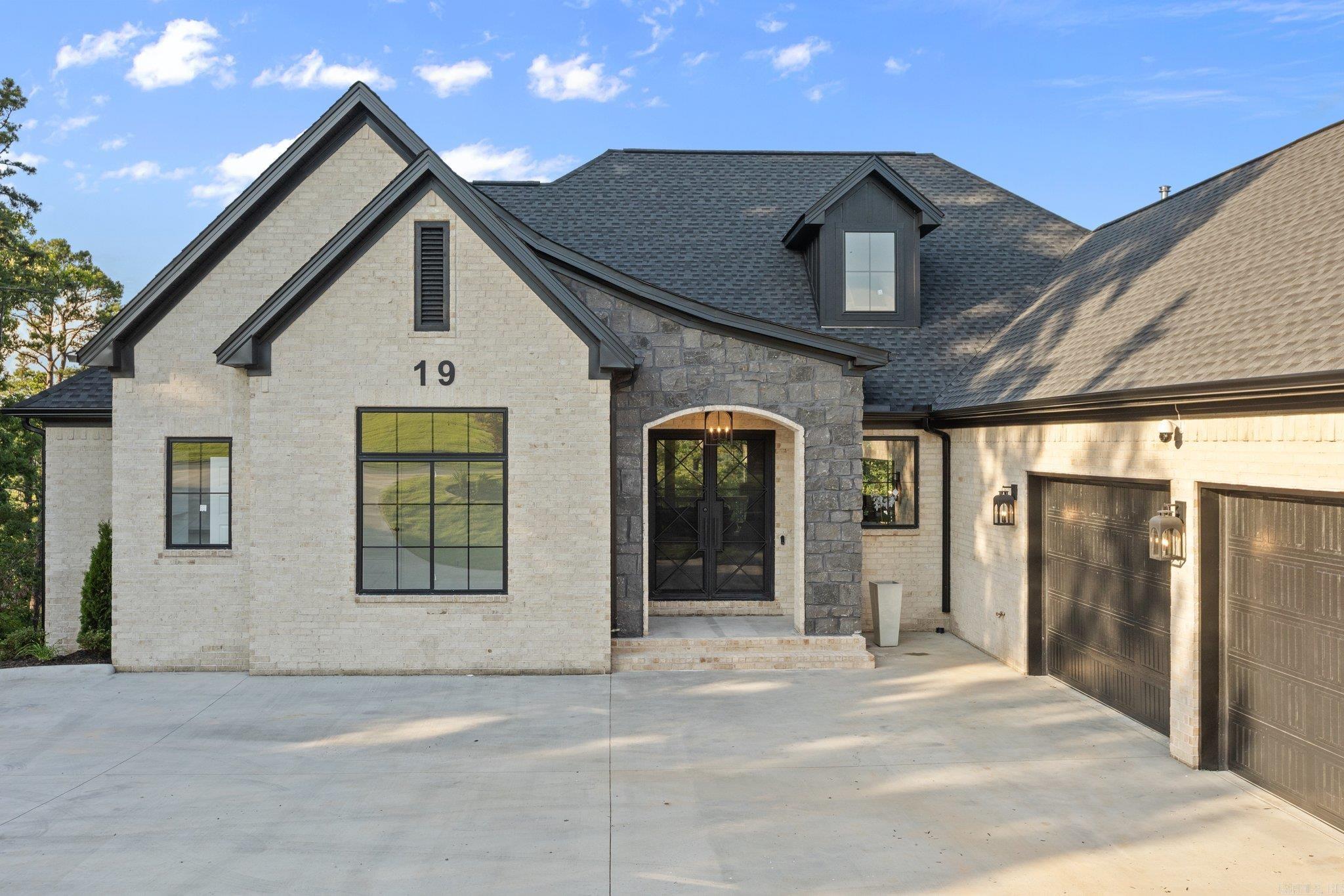 CHENAL VALLEY "ACCADIA COURT" - Residential