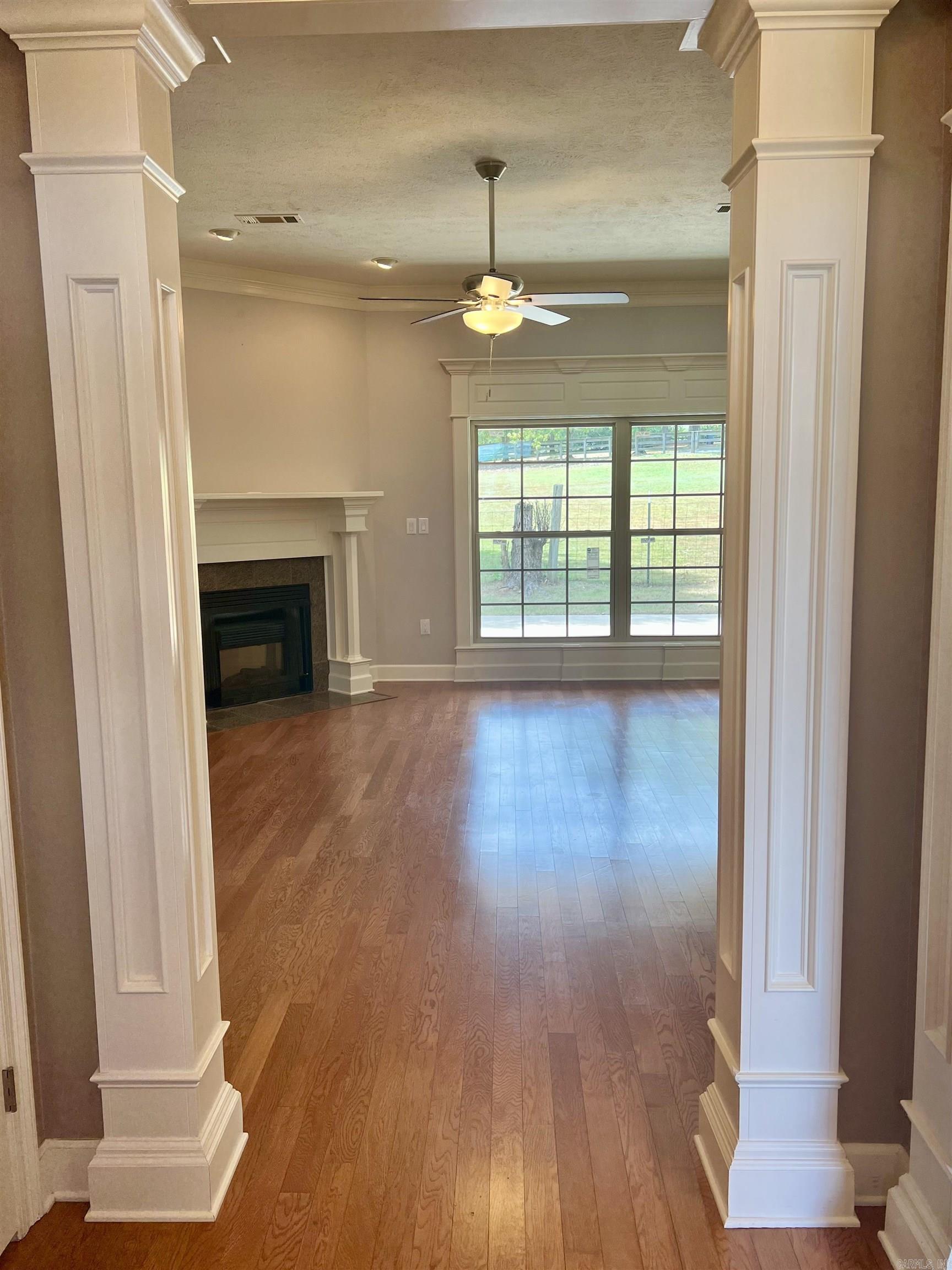 BELLE MEADE - Residential