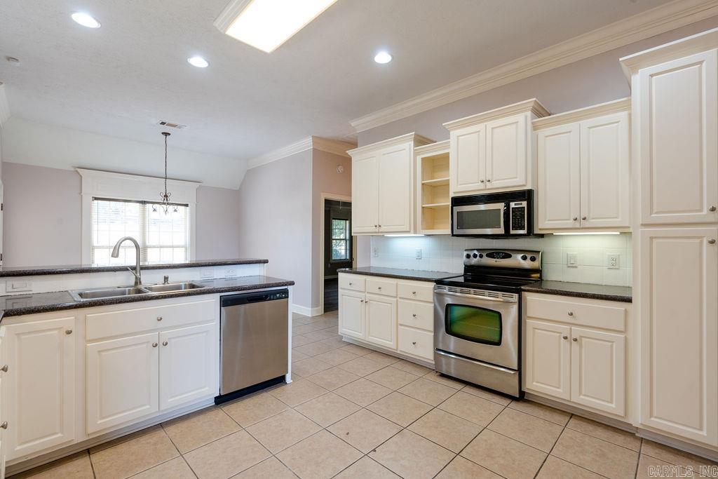 BELLE MEADE - Residential