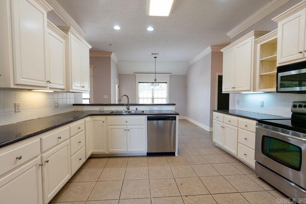 BELLE MEADE - Residential