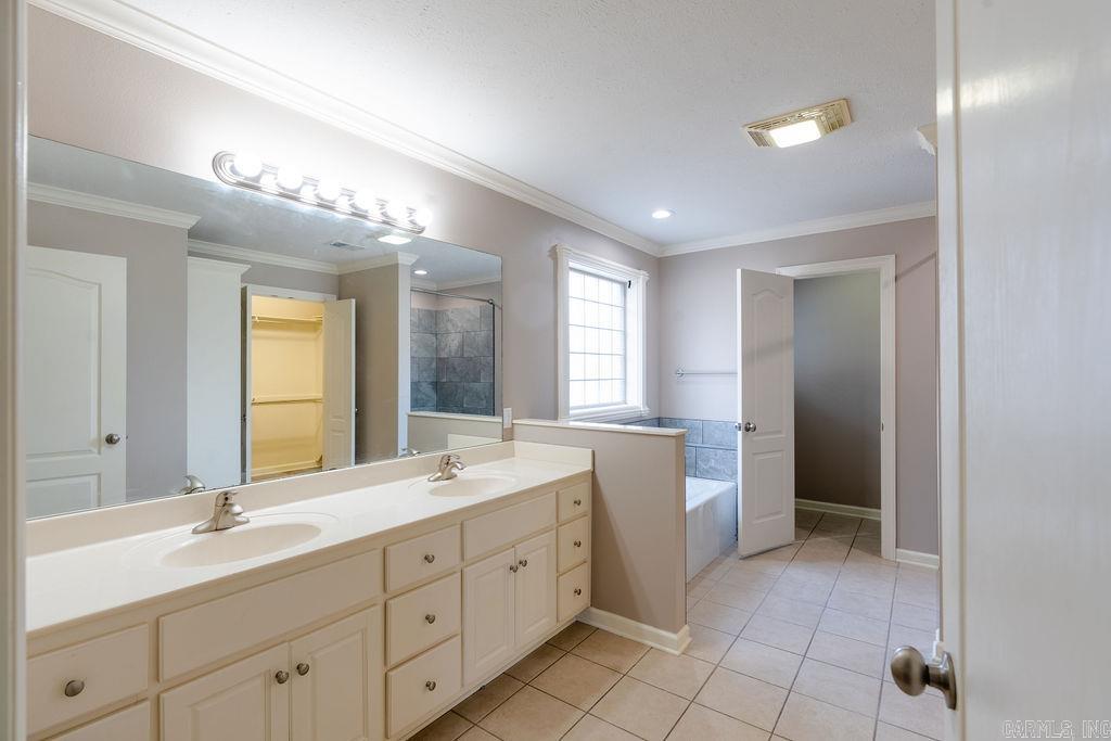 BELLE MEADE - Residential