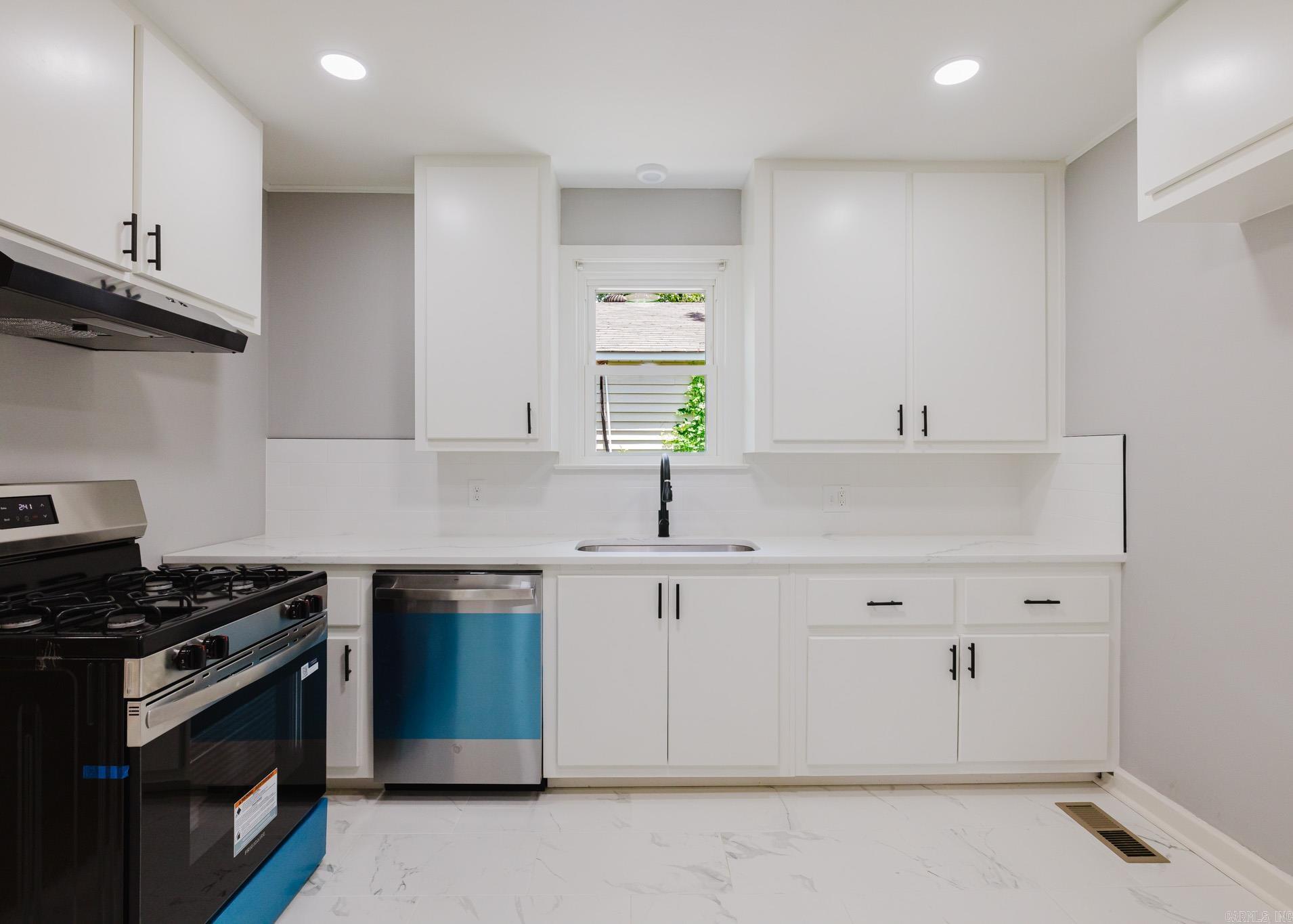 CHERRY & COX - Residential
