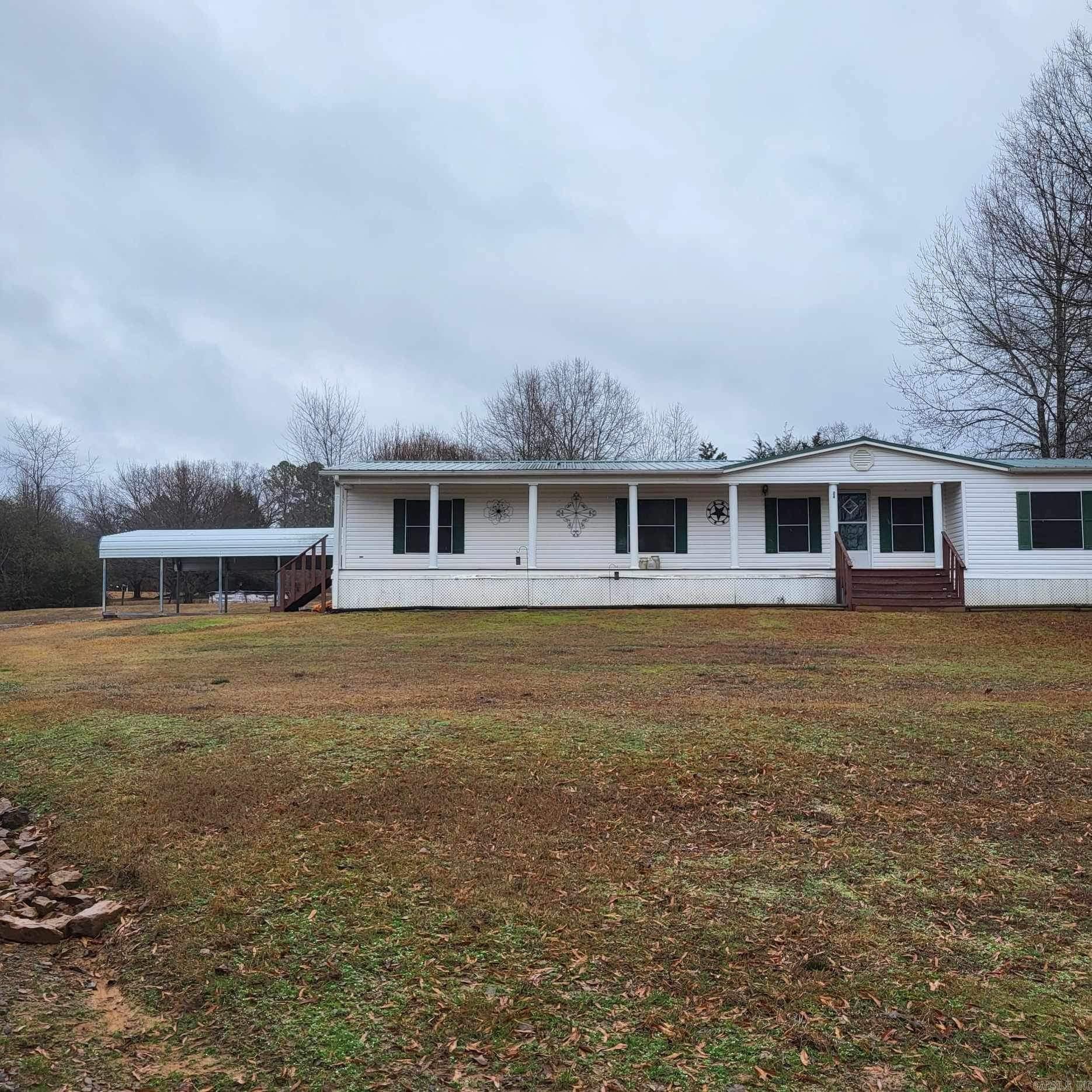 New Home buyers, Investors, Looking for a quiet place to retire. Check out this beautiful well maintained 3/bed, 2/bath manufactured home. Beautiful quiet location. Country living.