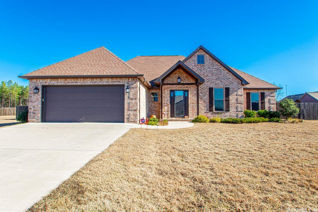 Ladies and Gentlemen! The Master Closet if FANTASTIC. You will also love the Beautiful Kitchen with Open Floor Plan and Impressive Pantry. Laundry Area does Not disappoint. Gas generator and fully fenced yard are both a huge plus with this Wonderful Home on almost a half acre.