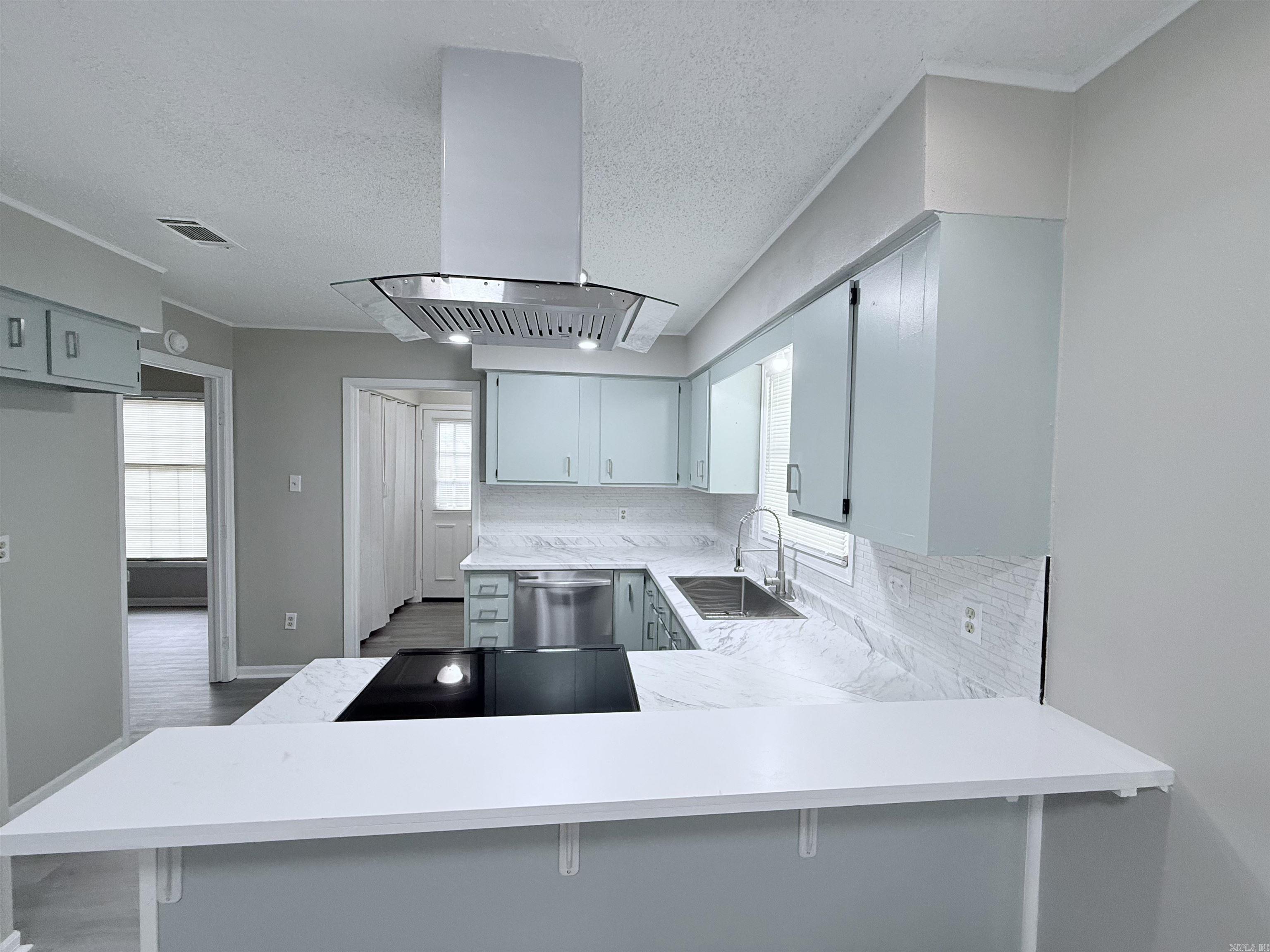 ARROW HEAD MANOR - Residential