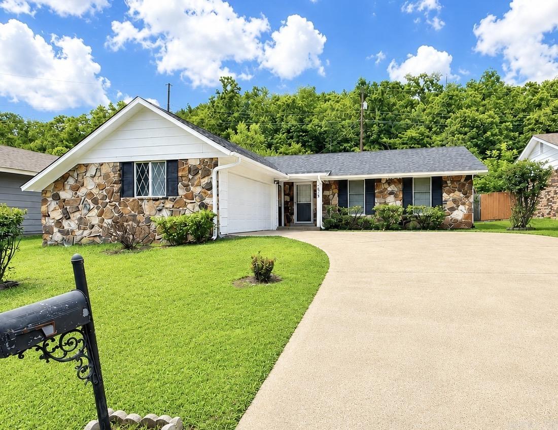 ARROW HEAD MANOR - Residential