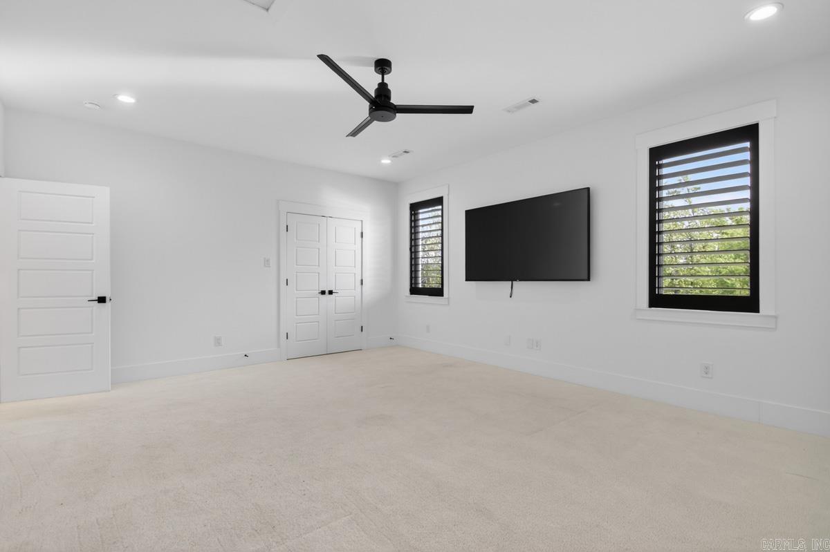 HURRICANE LAKE EST - Residential
