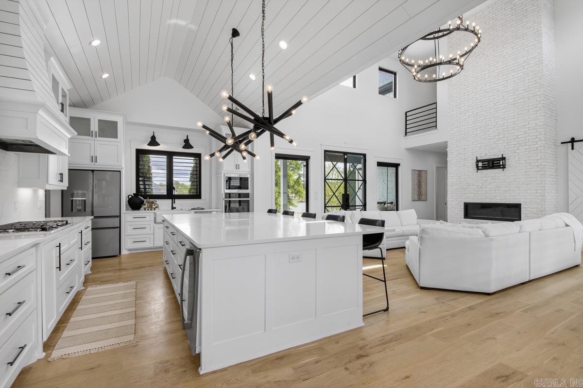 HURRICANE LAKE EST - Residential