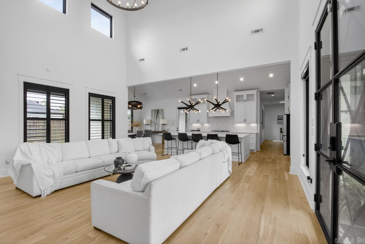 HURRICANE LAKE EST - Residential