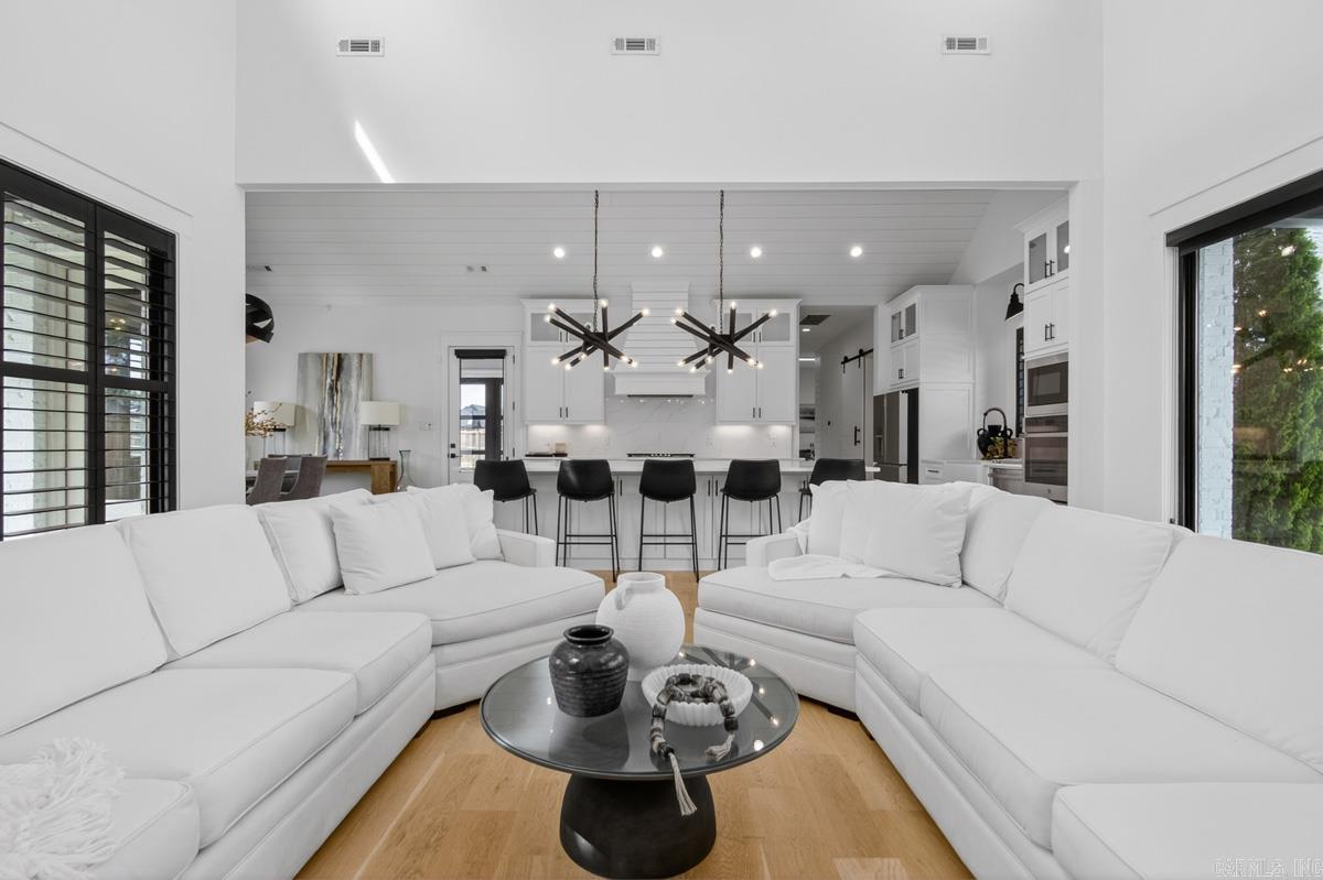 HURRICANE LAKE EST - Residential