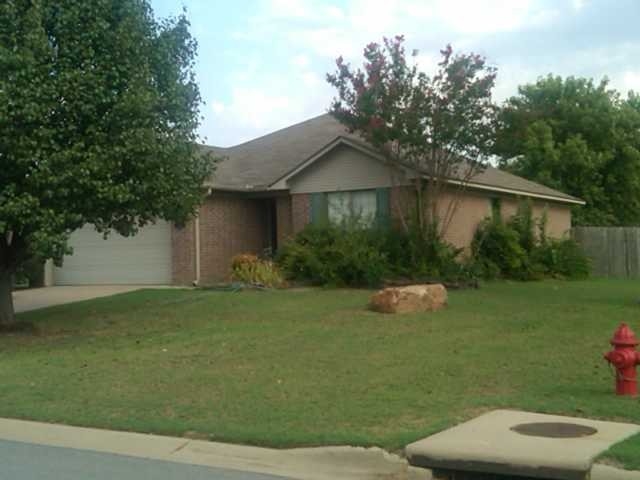 Very nice home in Victoria Park!  Hardwood floors in living room and master bedroom.  Ceramic tile in all wet areas, refrigerator, washer & dryer stay.  Stained cabinets.  Corner lot, fenced backyard.