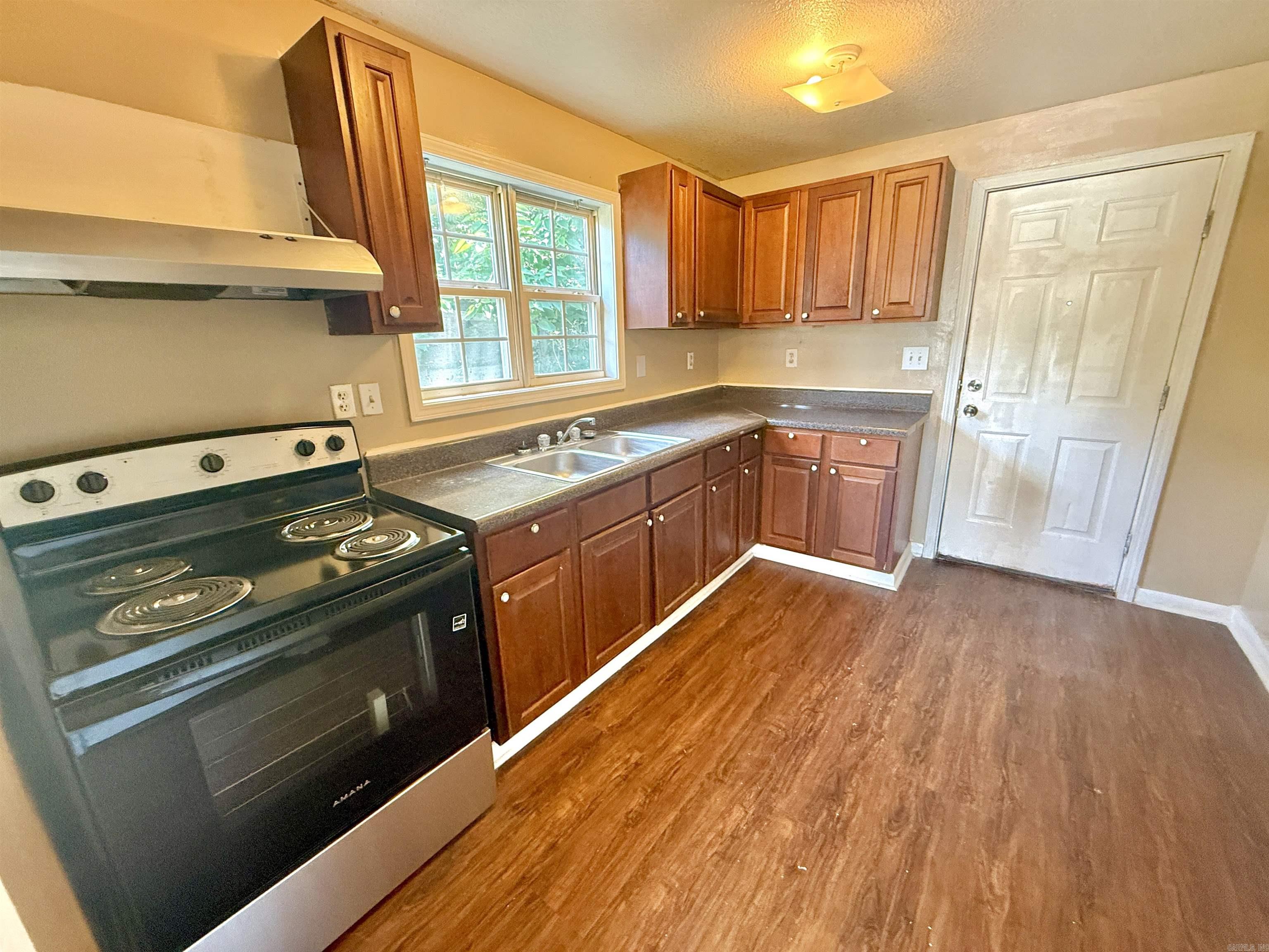Ellis - Residential