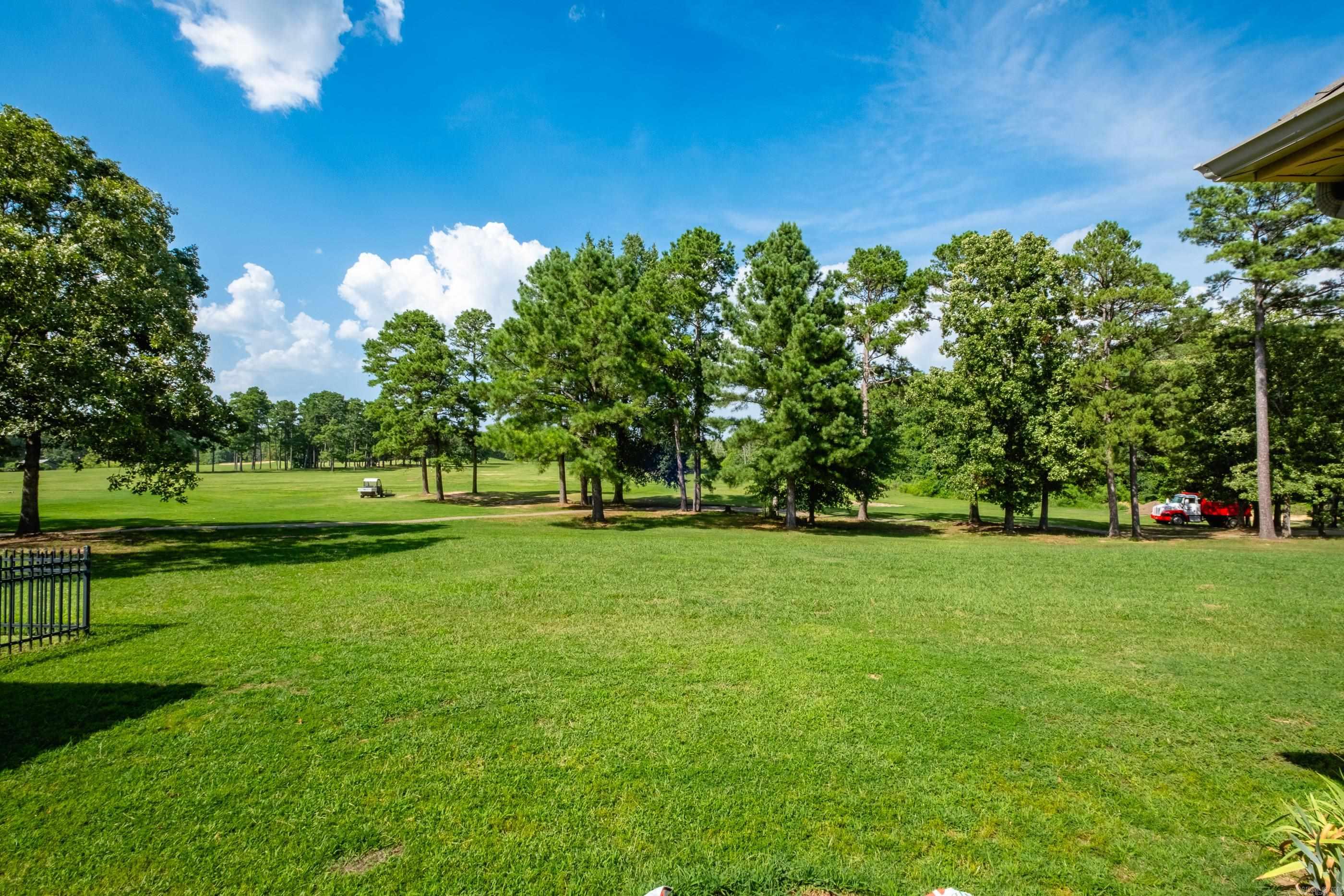 COUNTRY CLUB OF ARK THE - Residential