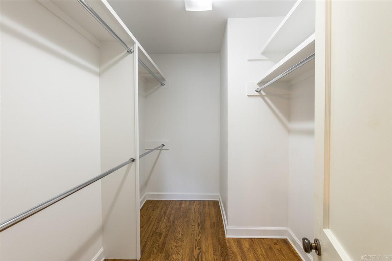 KINGWOOD PLACE - Residential