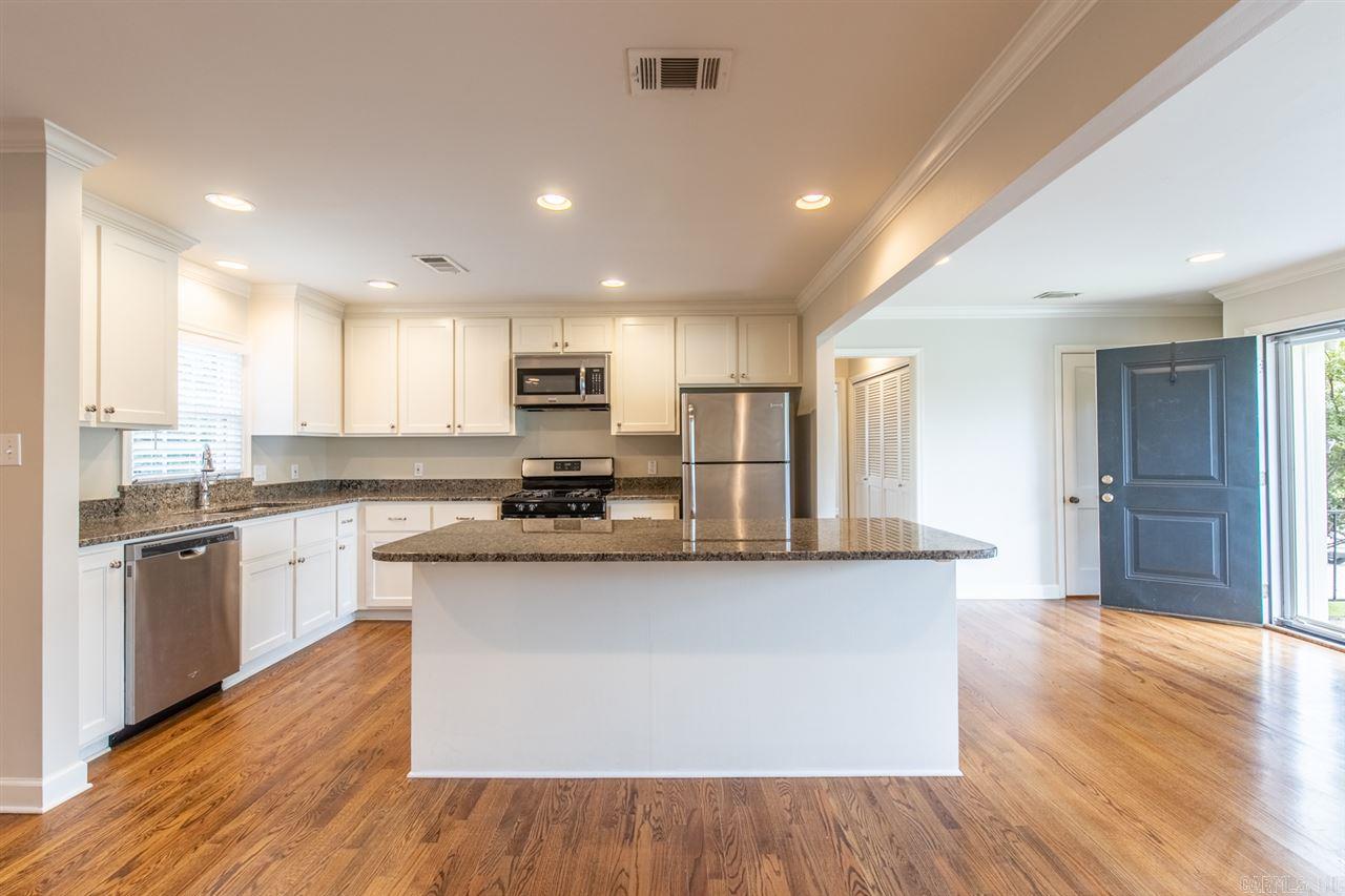 KINGWOOD PLACE - Residential