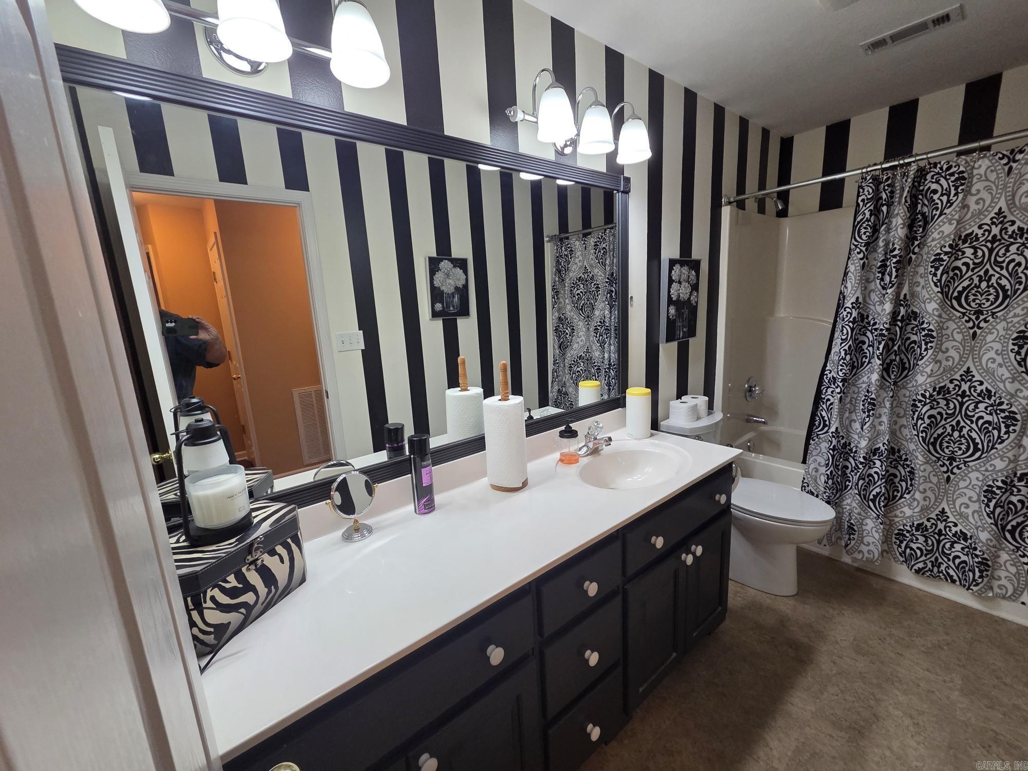 River Oaks Estates - Residential