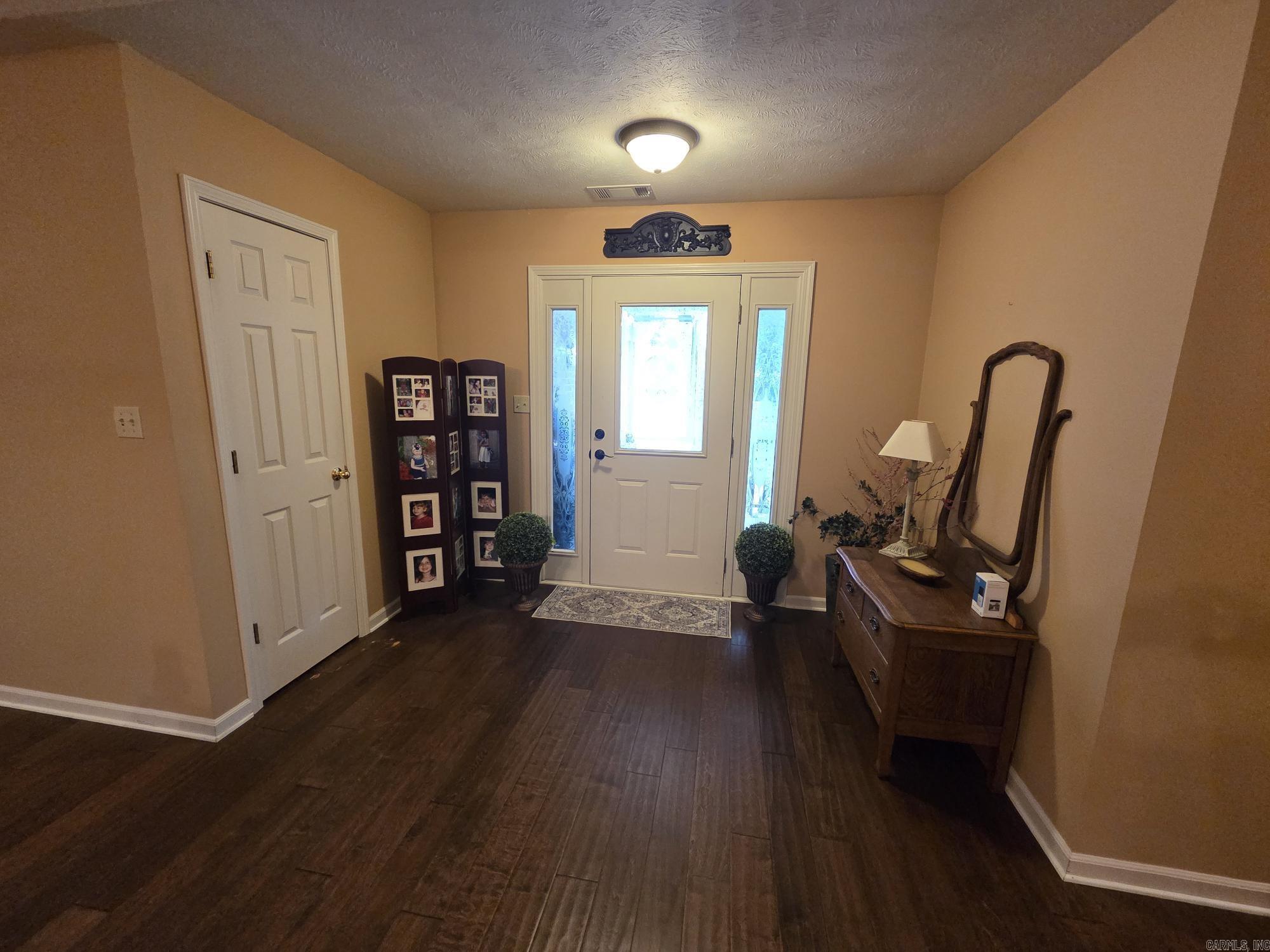 River Oaks Estates - Residential