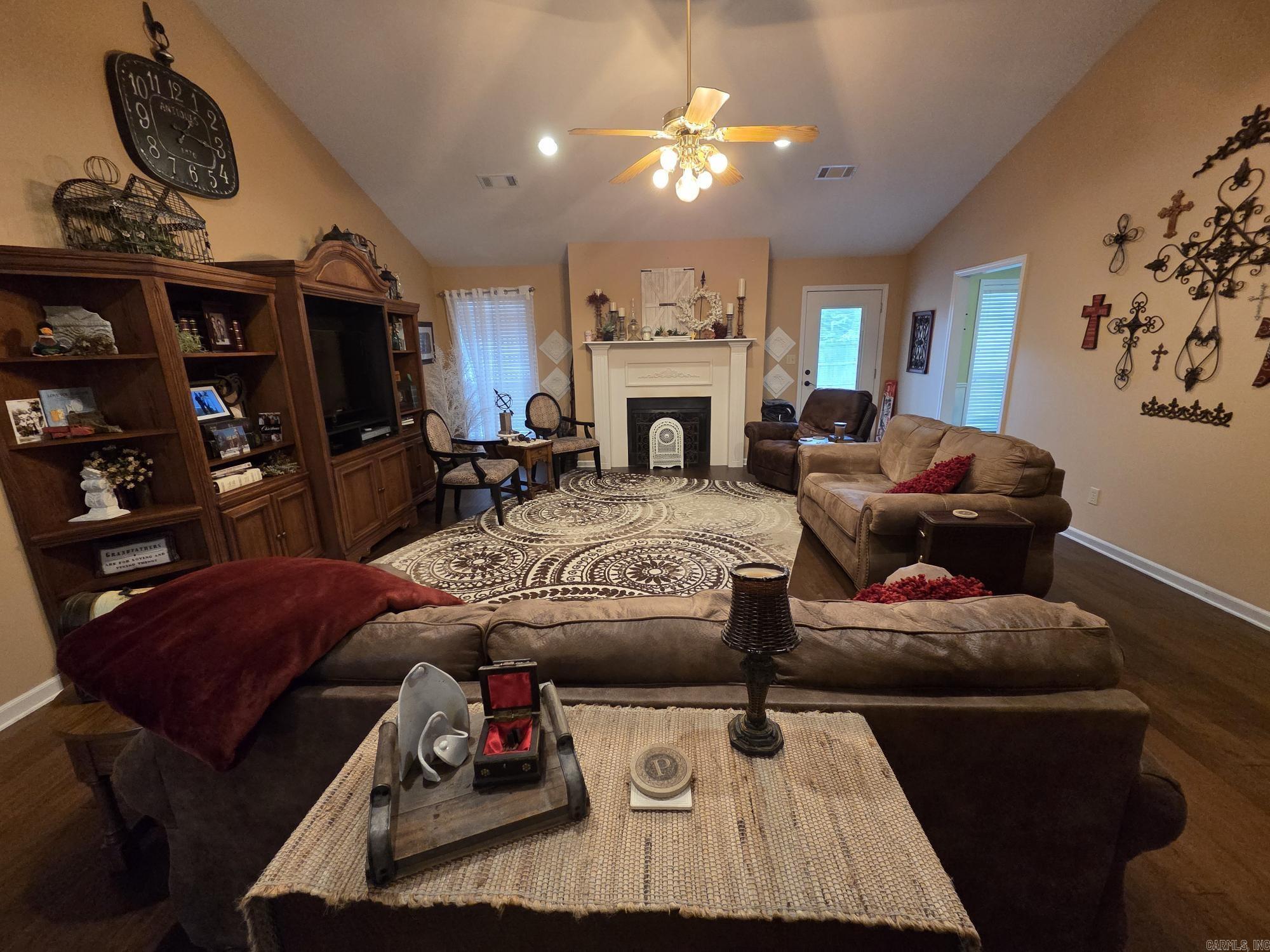 River Oaks Estates - Residential