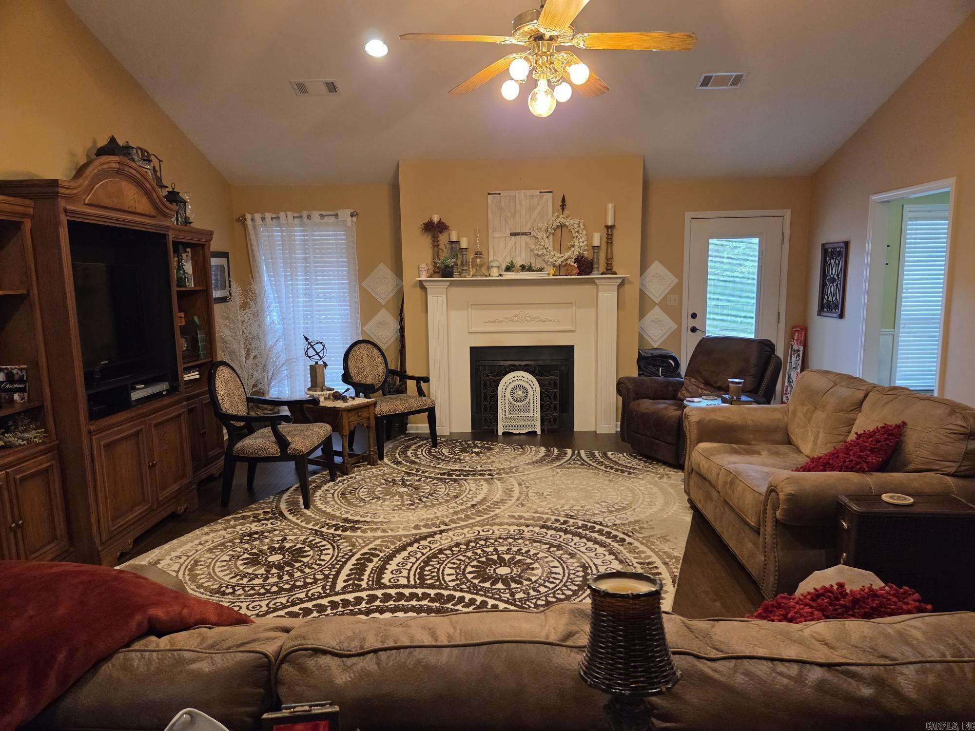 River Oaks Estates - Residential