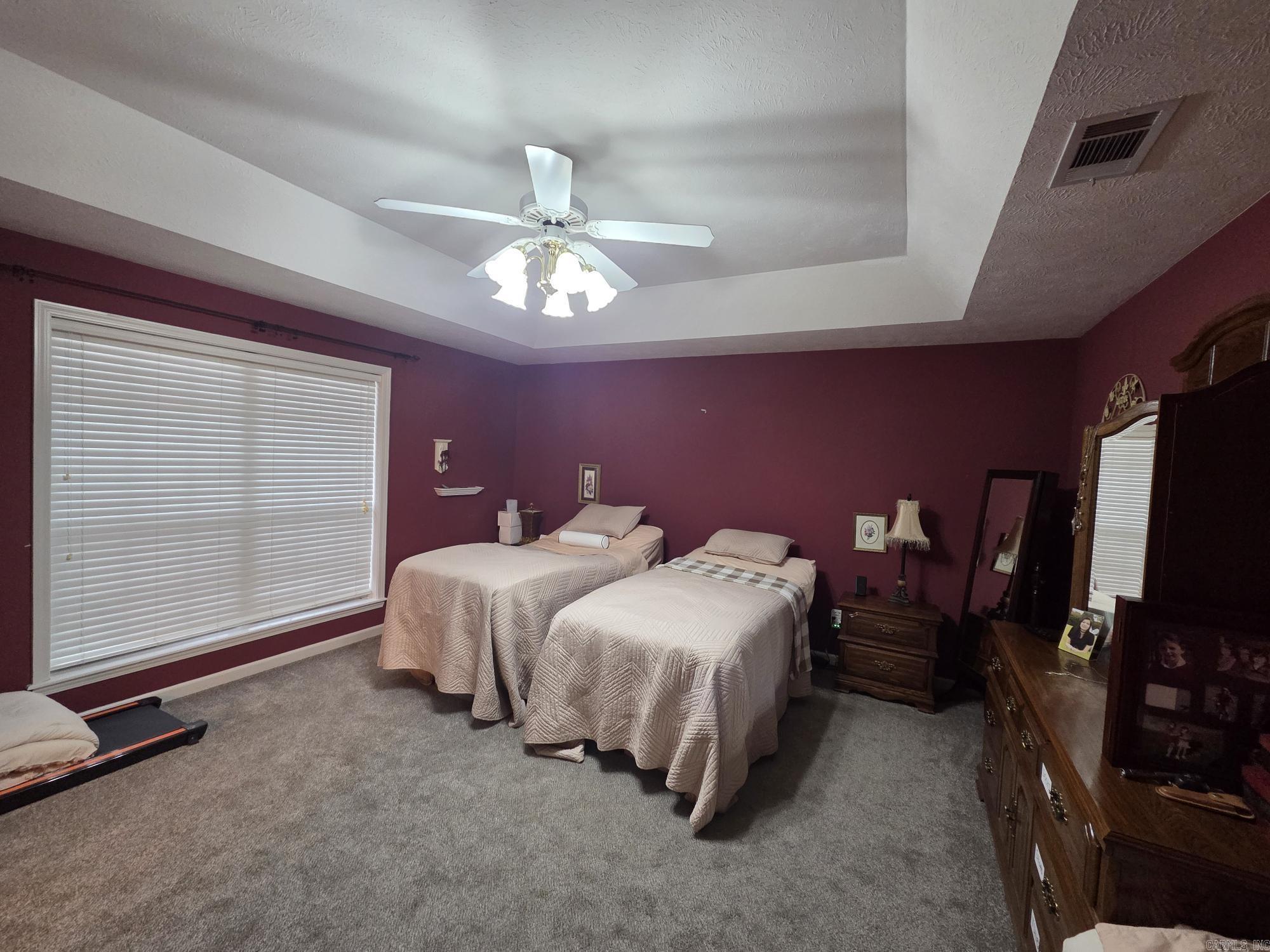 River Oaks Estates - Residential