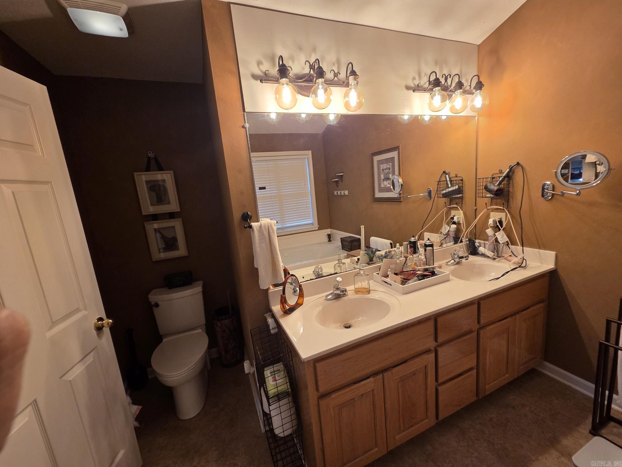 River Oaks Estates - Residential