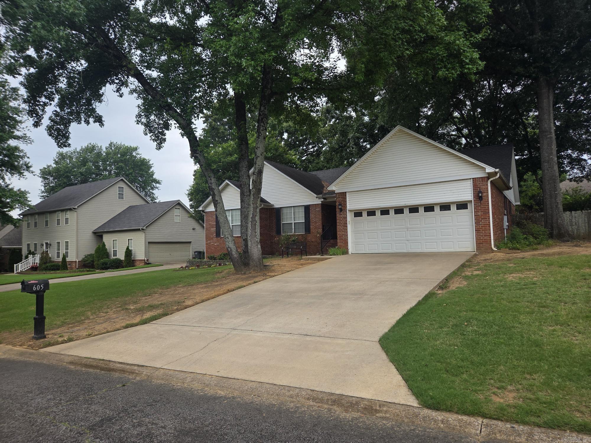 River Oaks Estates - Residential