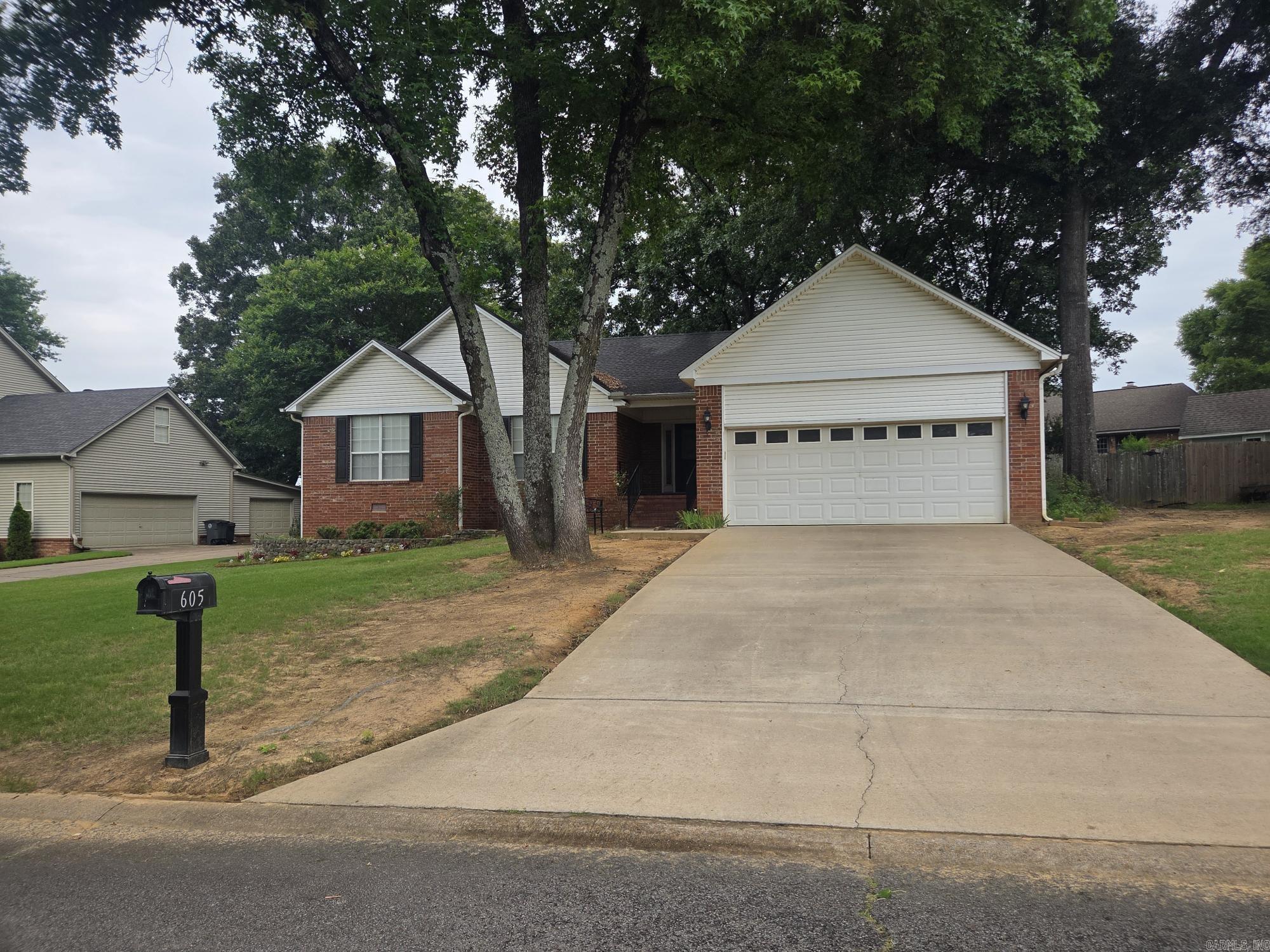 River Oaks Estates - Residential