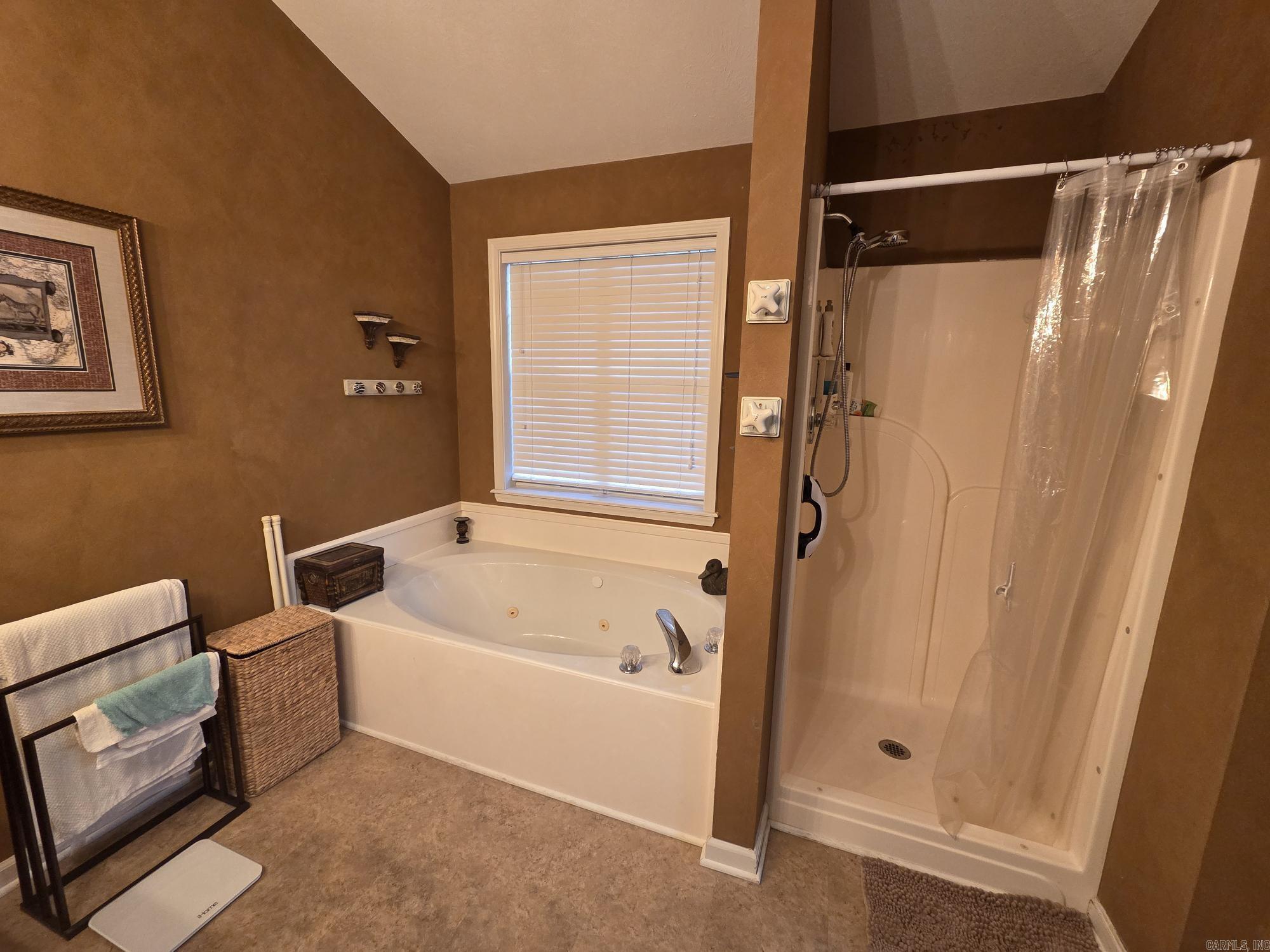 River Oaks Estates - Residential