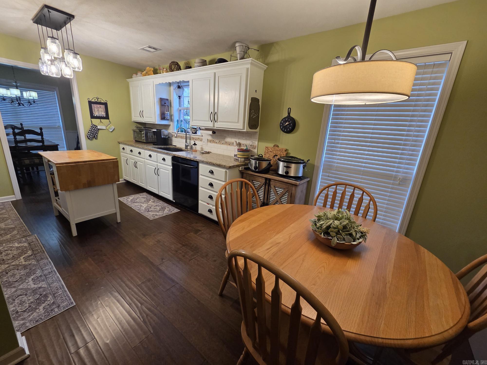 River Oaks Estates - Residential