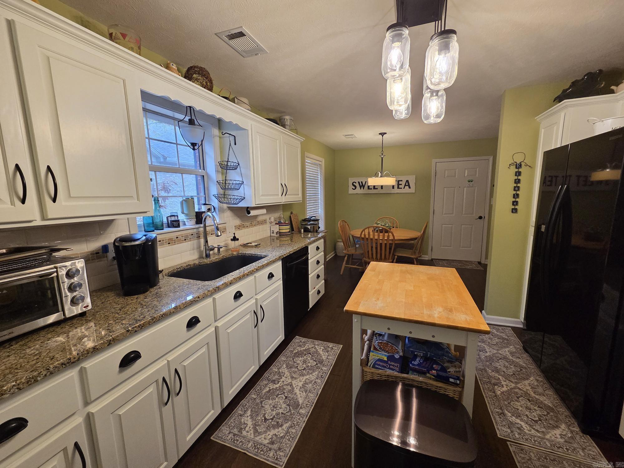 River Oaks Estates - Residential