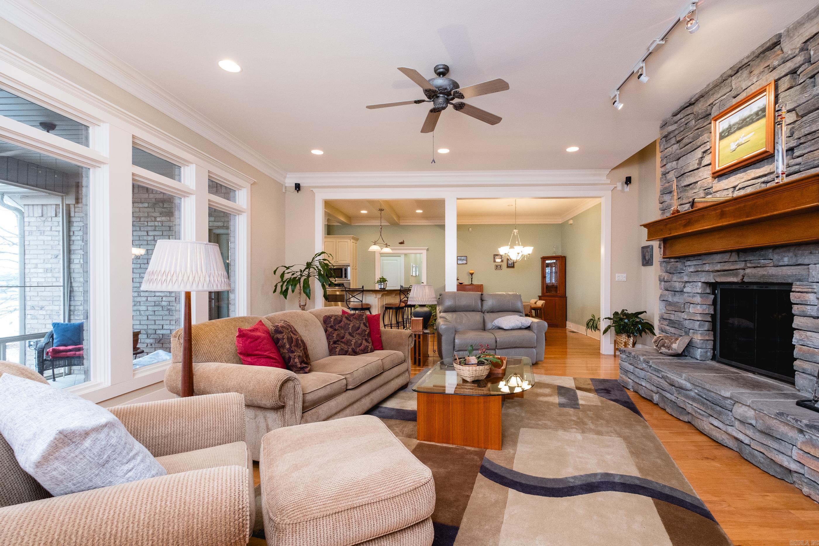HURRICANE LAKE EST - Residential