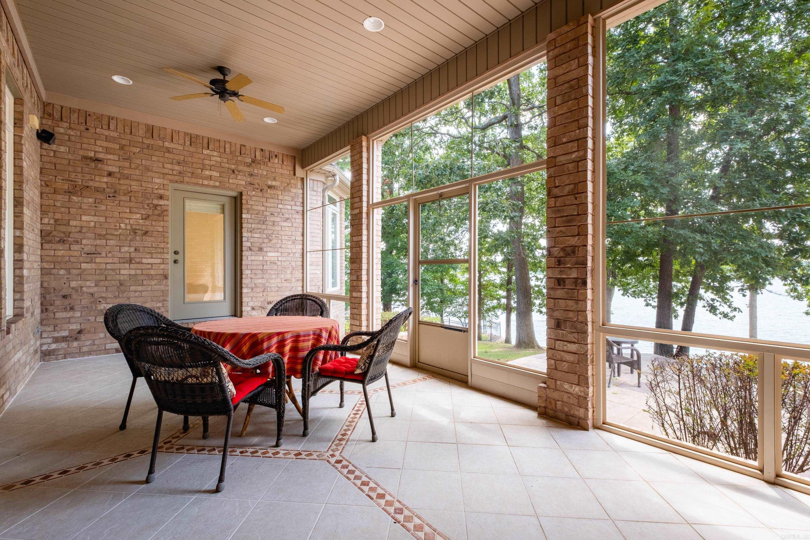 HURRICANE LAKE EST - Residential
