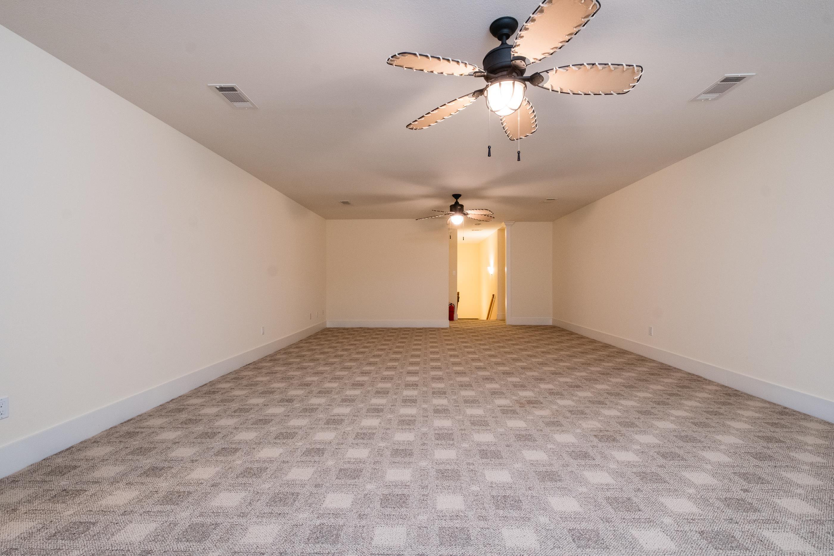 HURRICANE LAKE EST - Residential