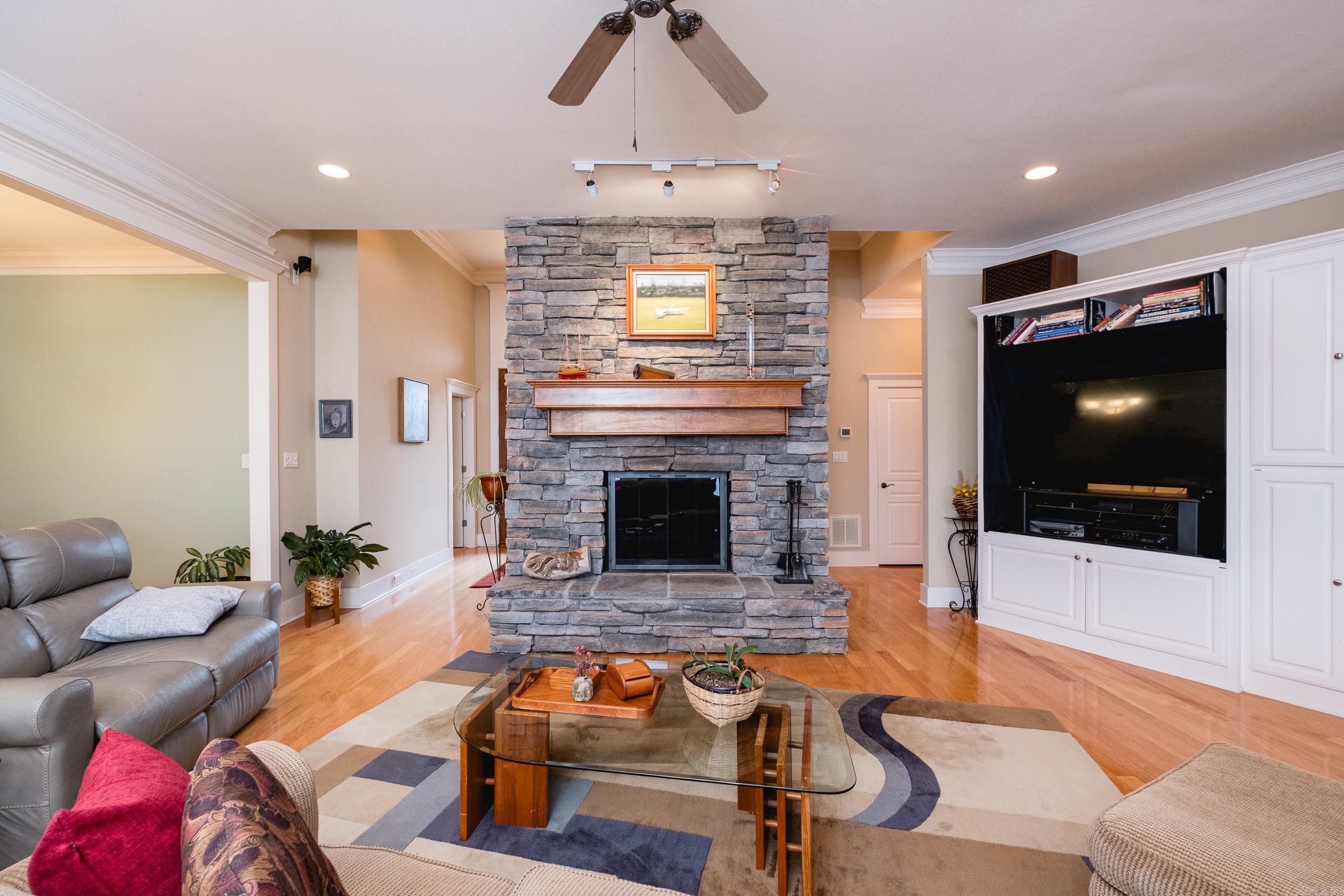 HURRICANE LAKE EST - Residential