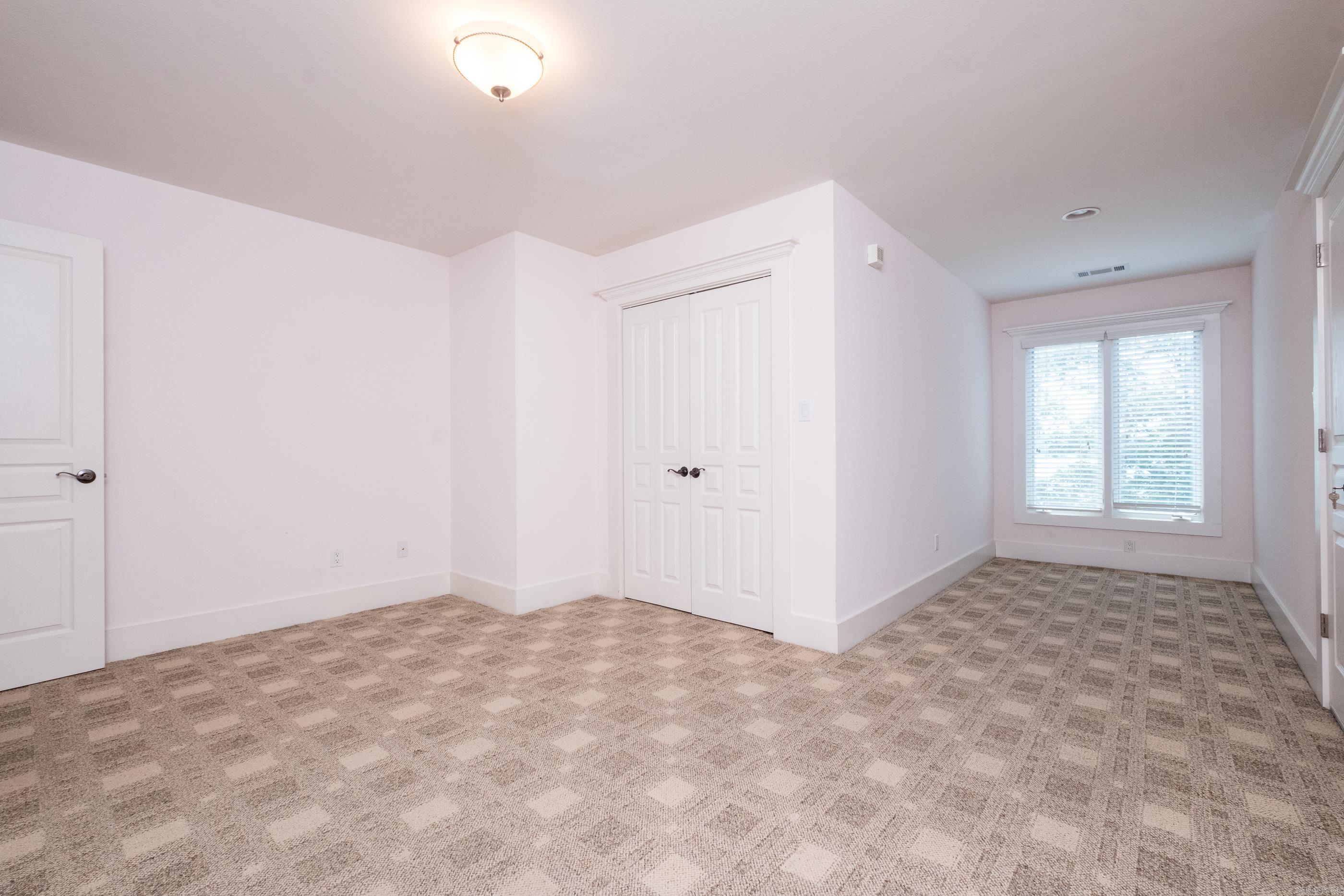 HURRICANE LAKE EST - Residential