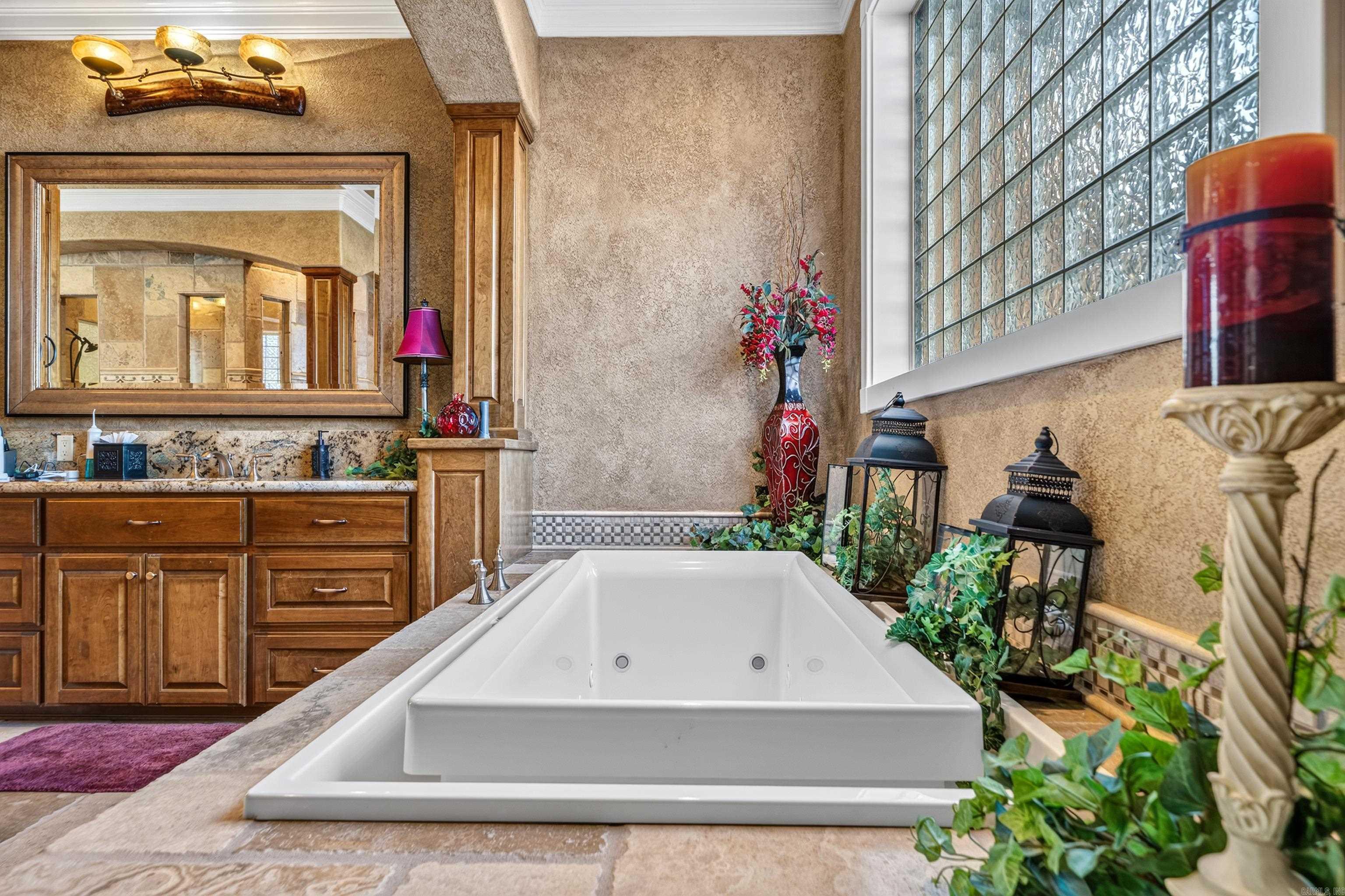 PARADISE LAKE VILLAGE TOWNHOME - Residential