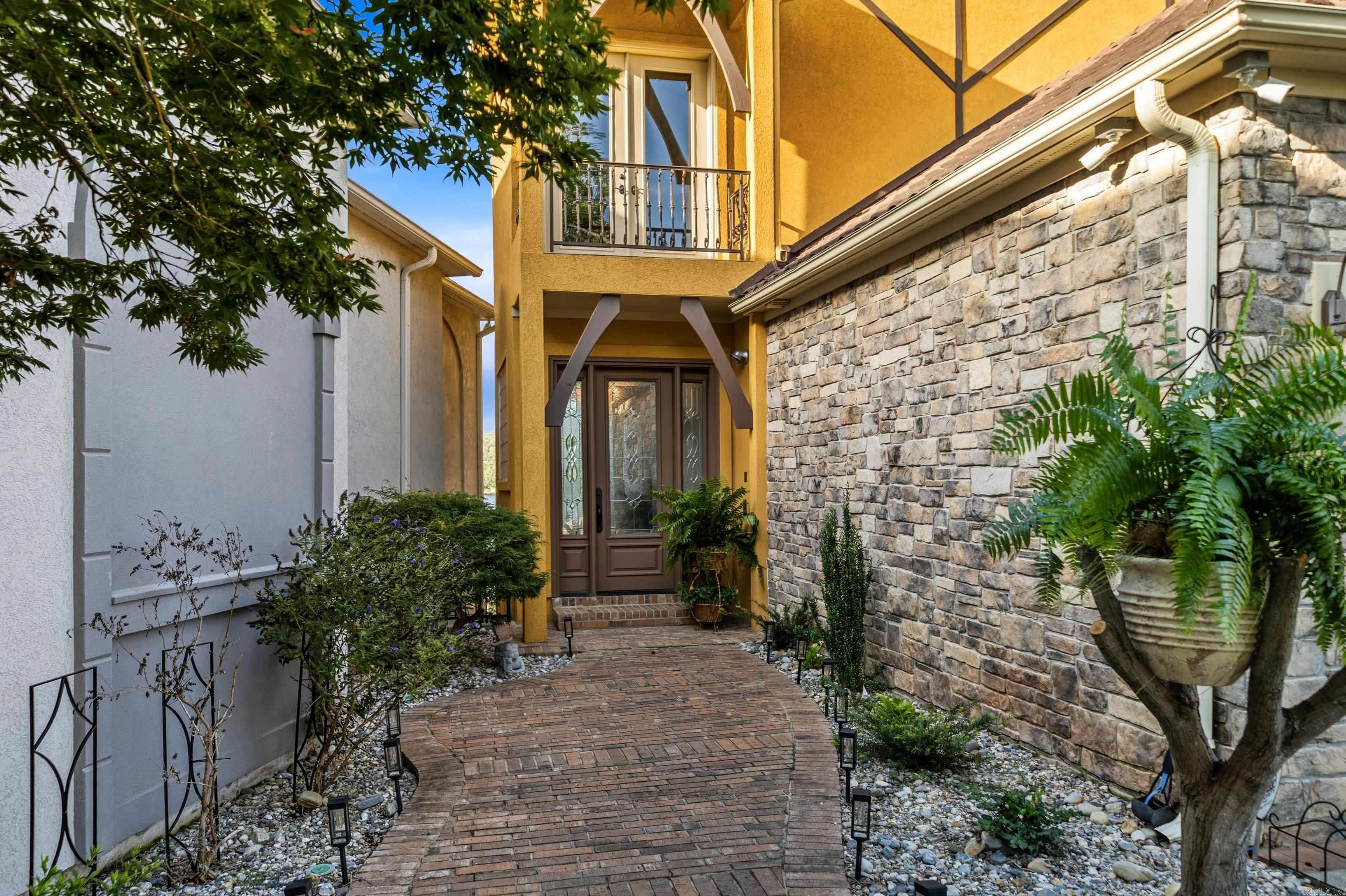 PARADISE LAKE VILLAGE TOWNHOME - Residential