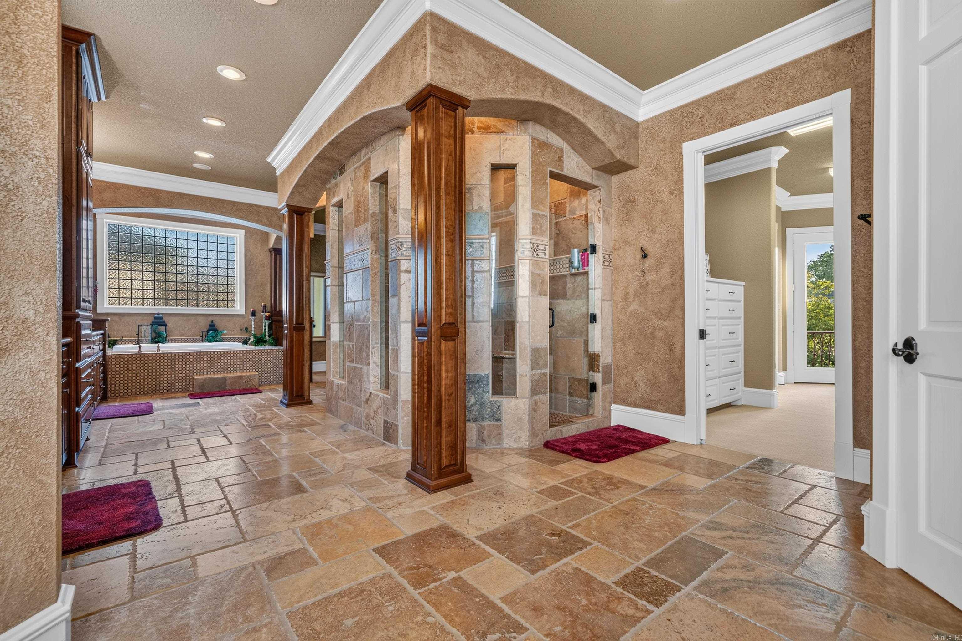 PARADISE LAKE VILLAGE TOWNHOME - Residential