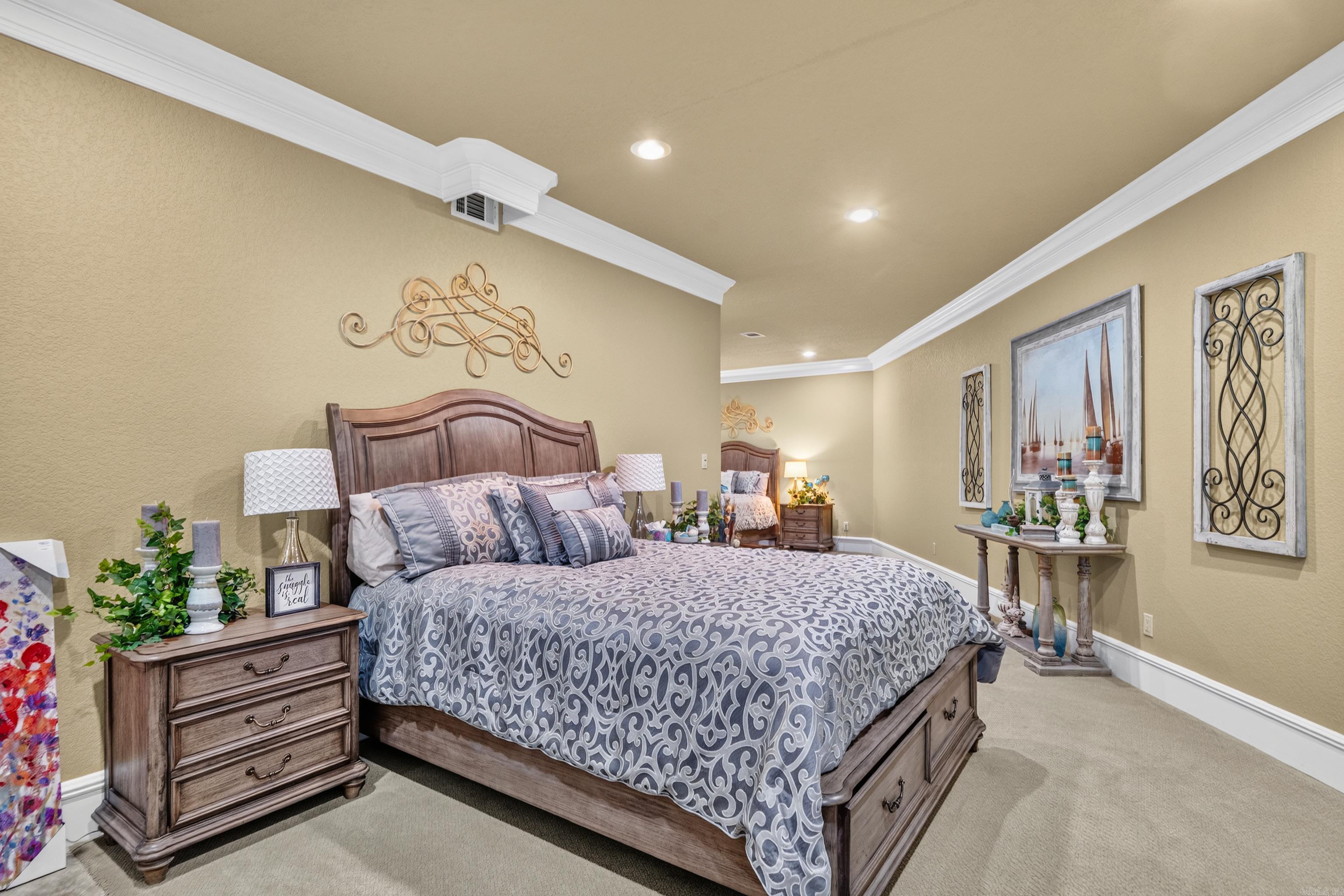 PARADISE LAKE VILLAGE TOWNHOME - Residential