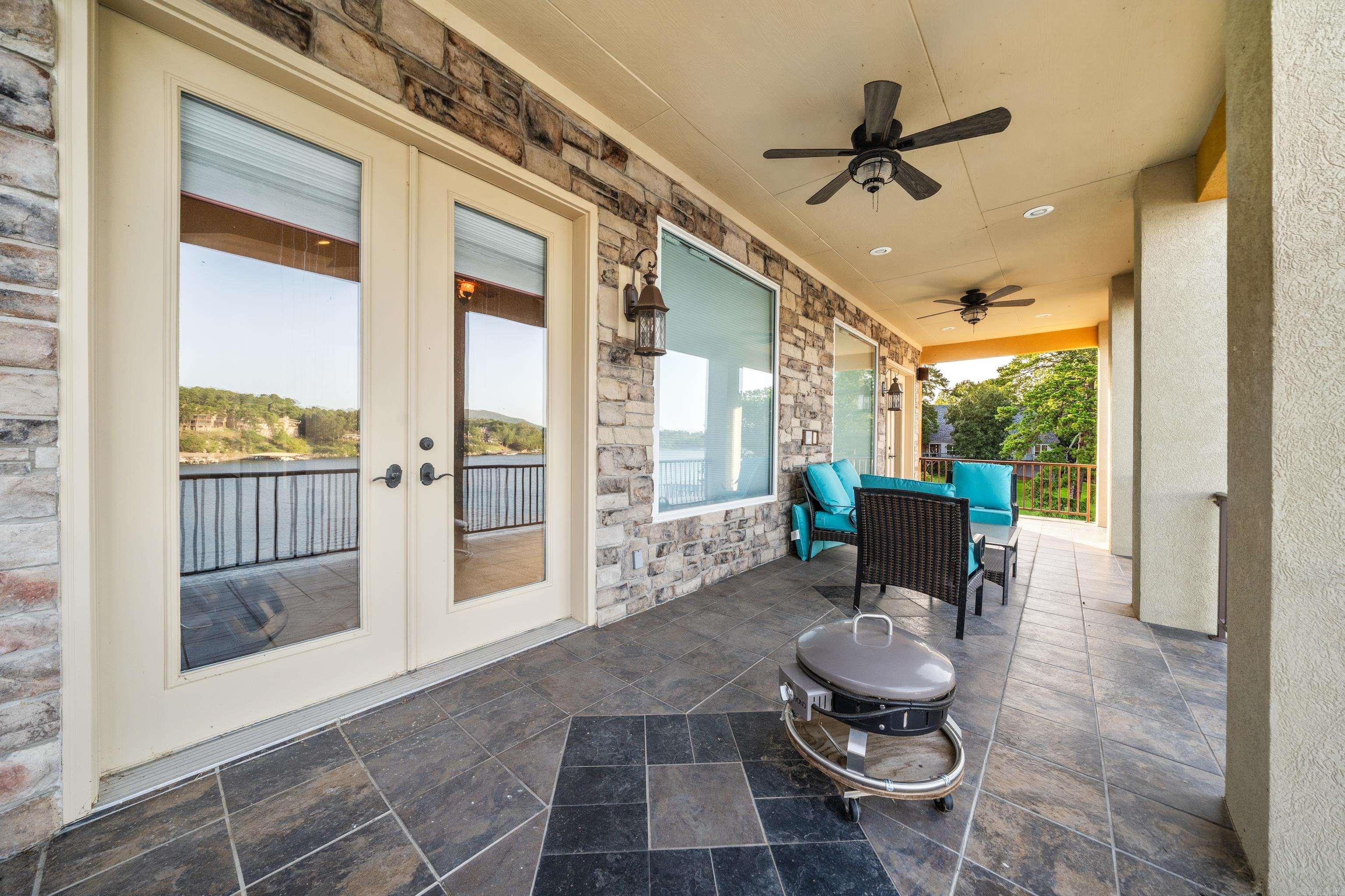 PARADISE LAKE VILLAGE TOWNHOME - Residential