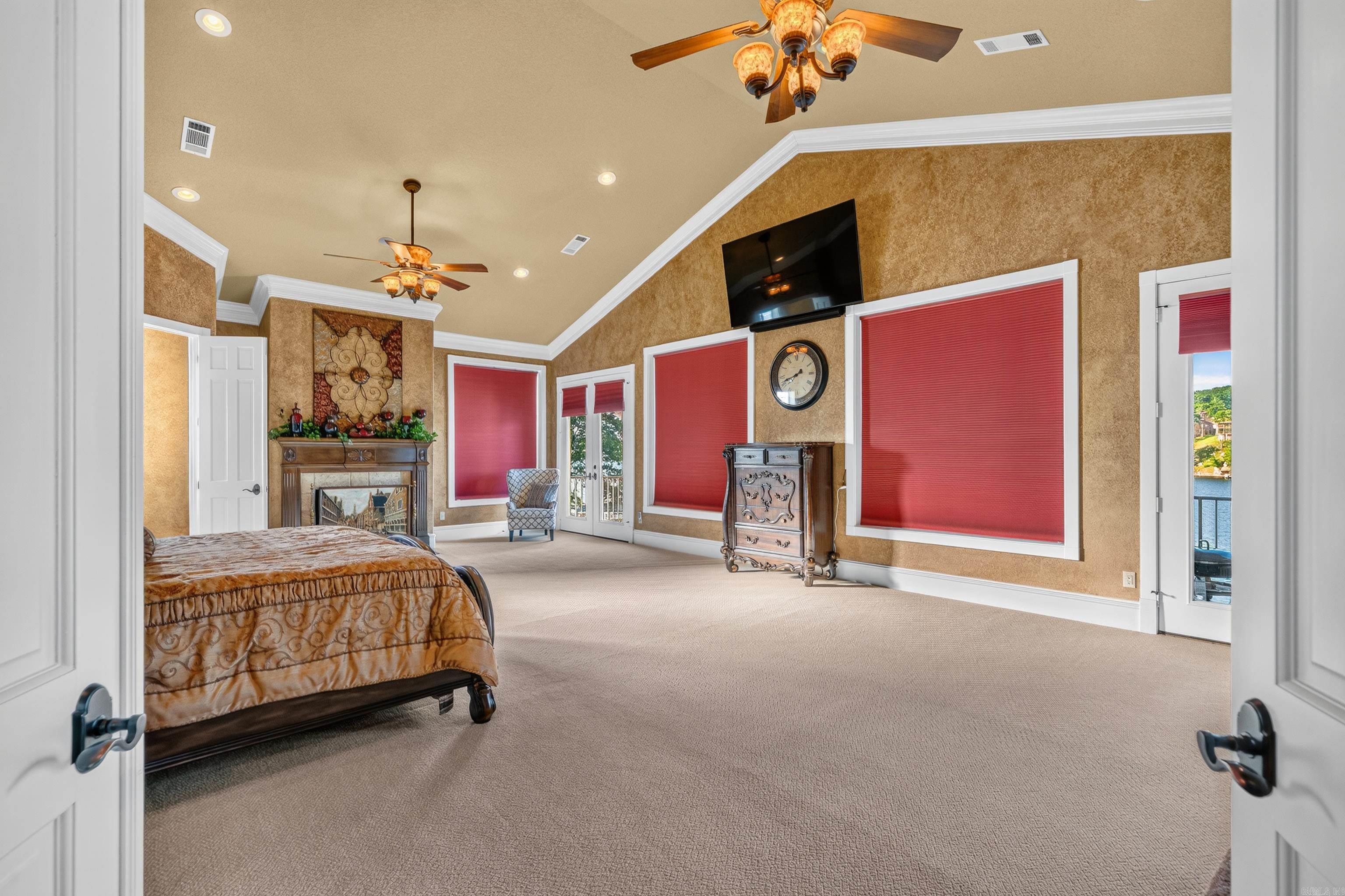 PARADISE LAKE VILLAGE TOWNHOME - Residential