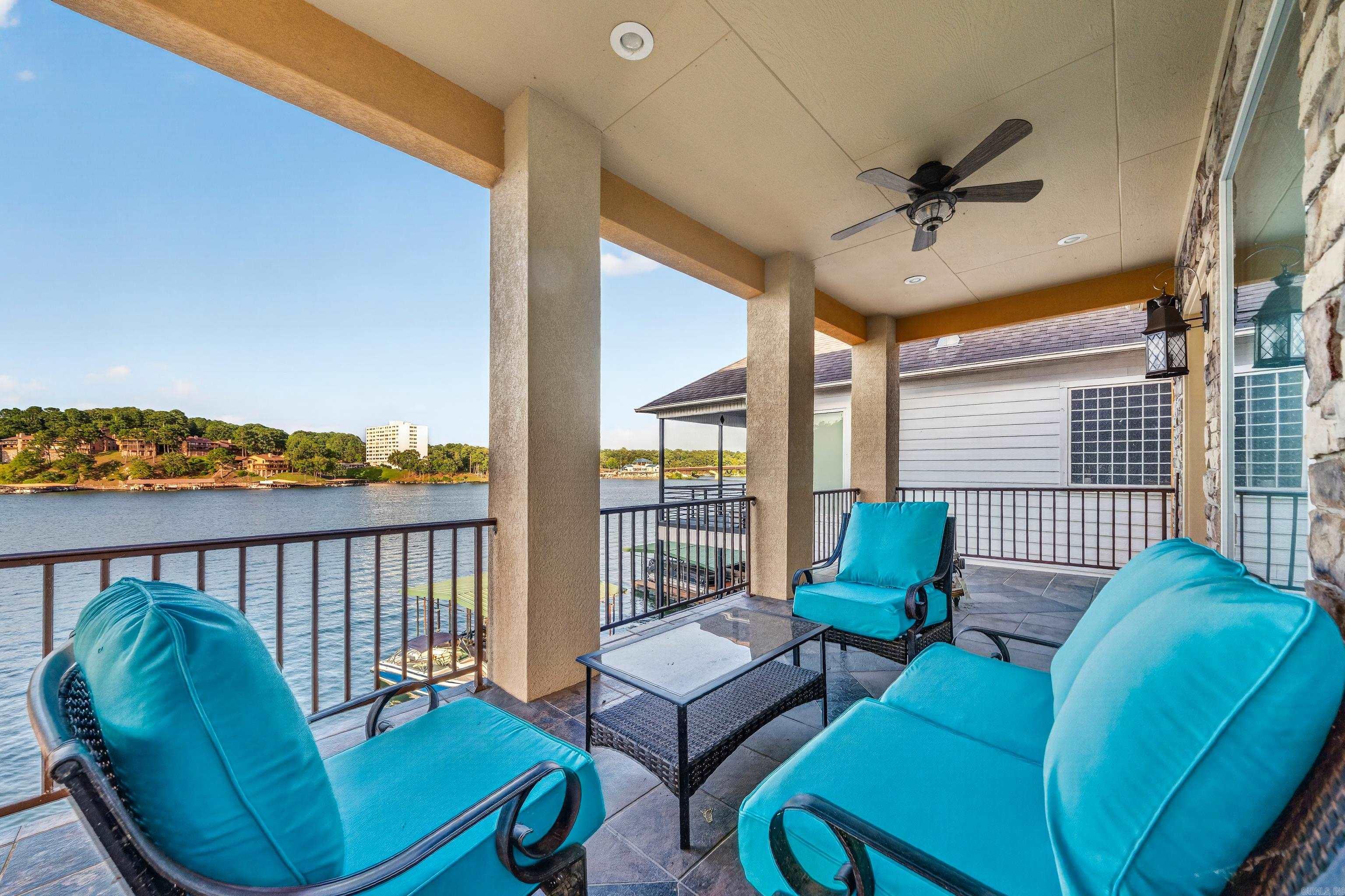 PARADISE LAKE VILLAGE TOWNHOME - Residential
