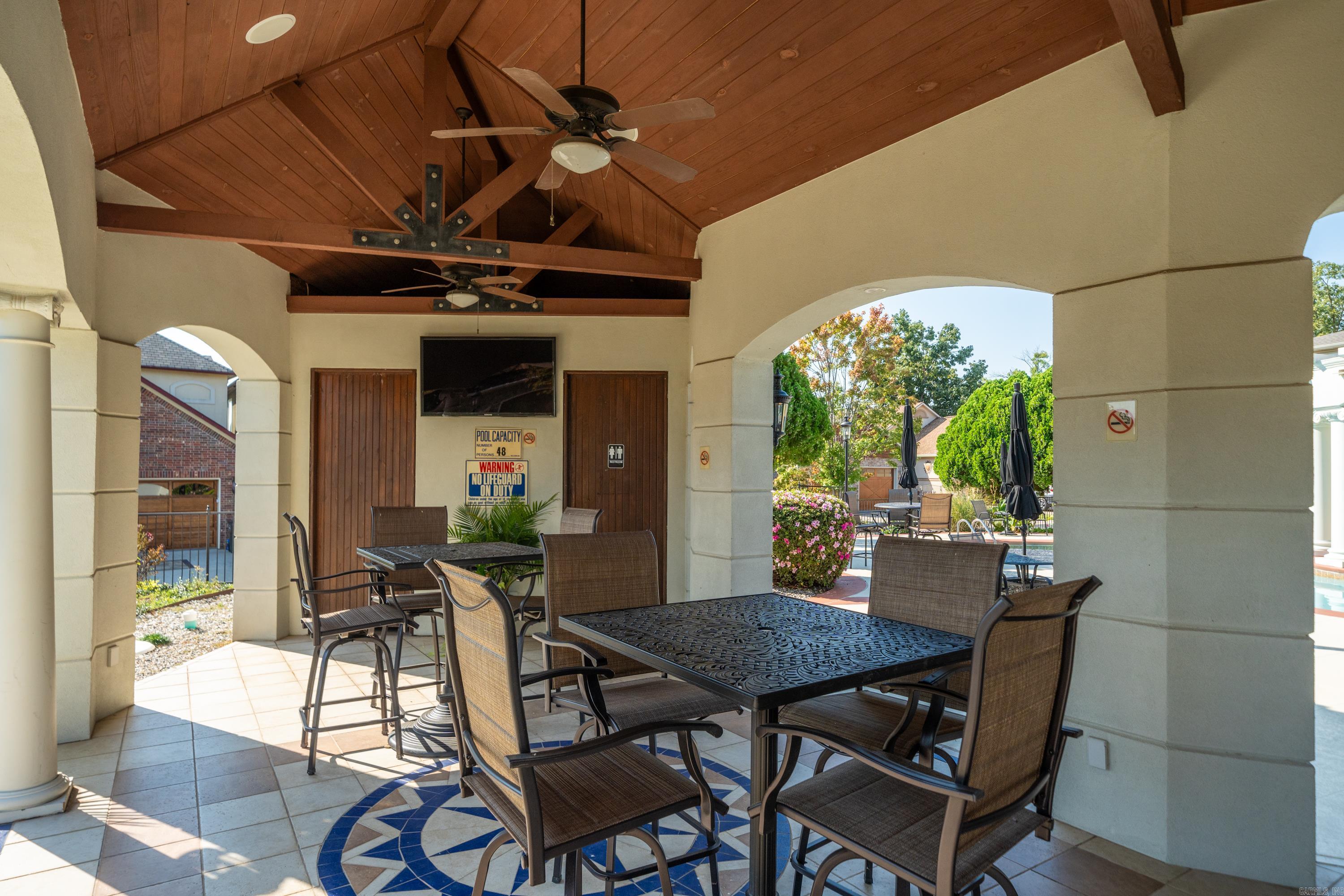 PARADISE LAKE VILLAGE TOWNHOME - Residential