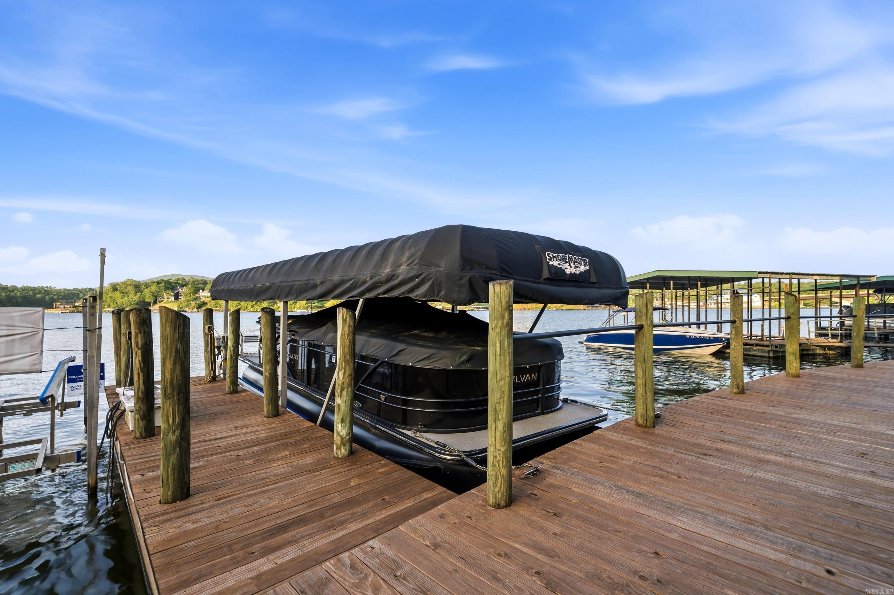 PARADISE LAKE VILLAGE TOWNHOME - Residential
