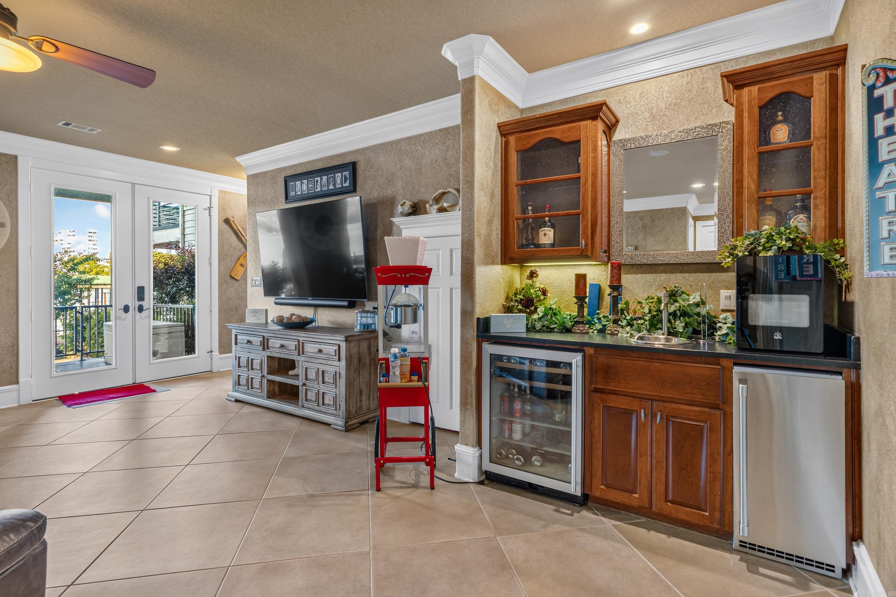 PARADISE LAKE VILLAGE TOWNHOME - Residential